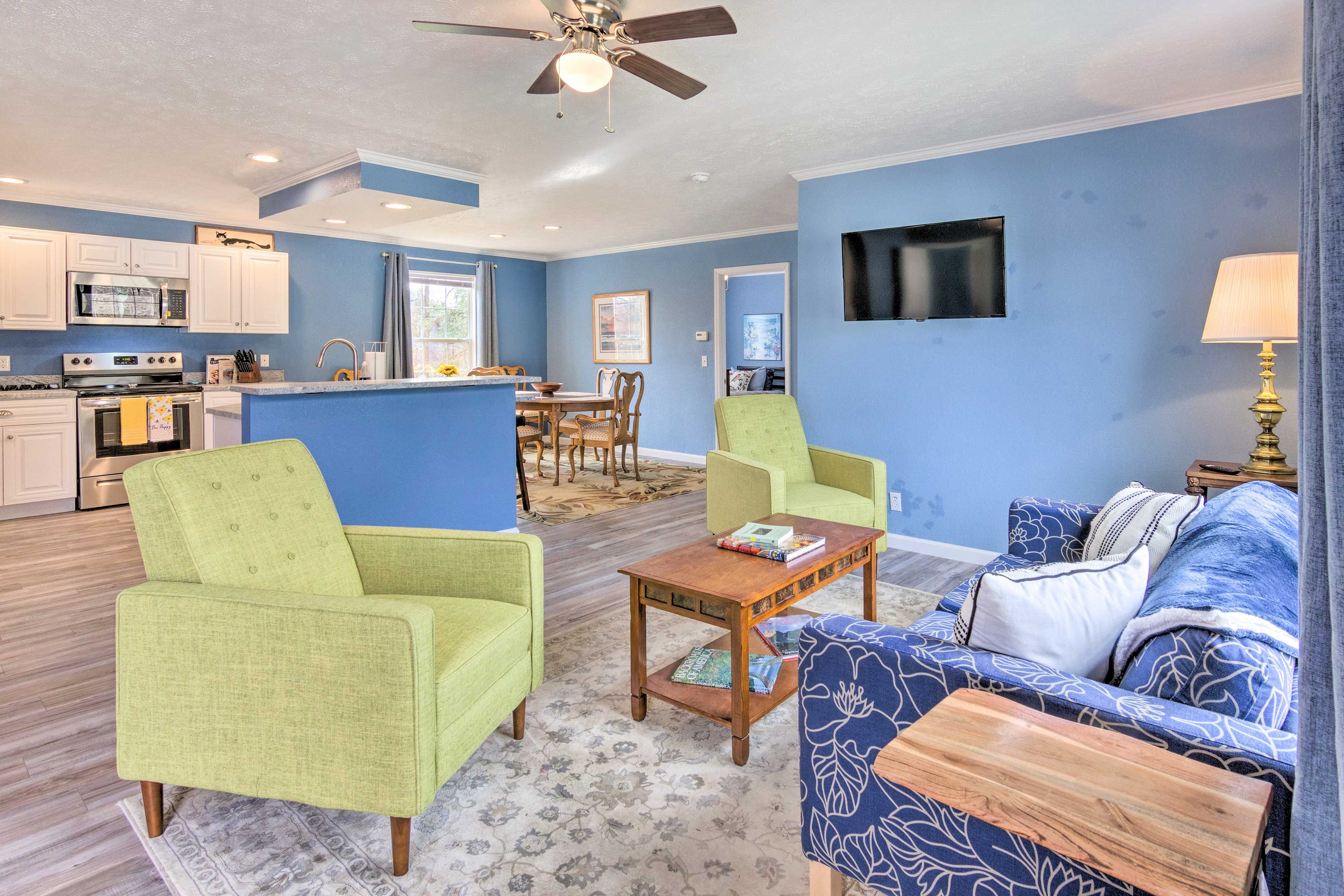 Zirconia Vacation Rental | 3BR | 2BA | 1,500 Sq Ft | Step-Free Access Via Ramp