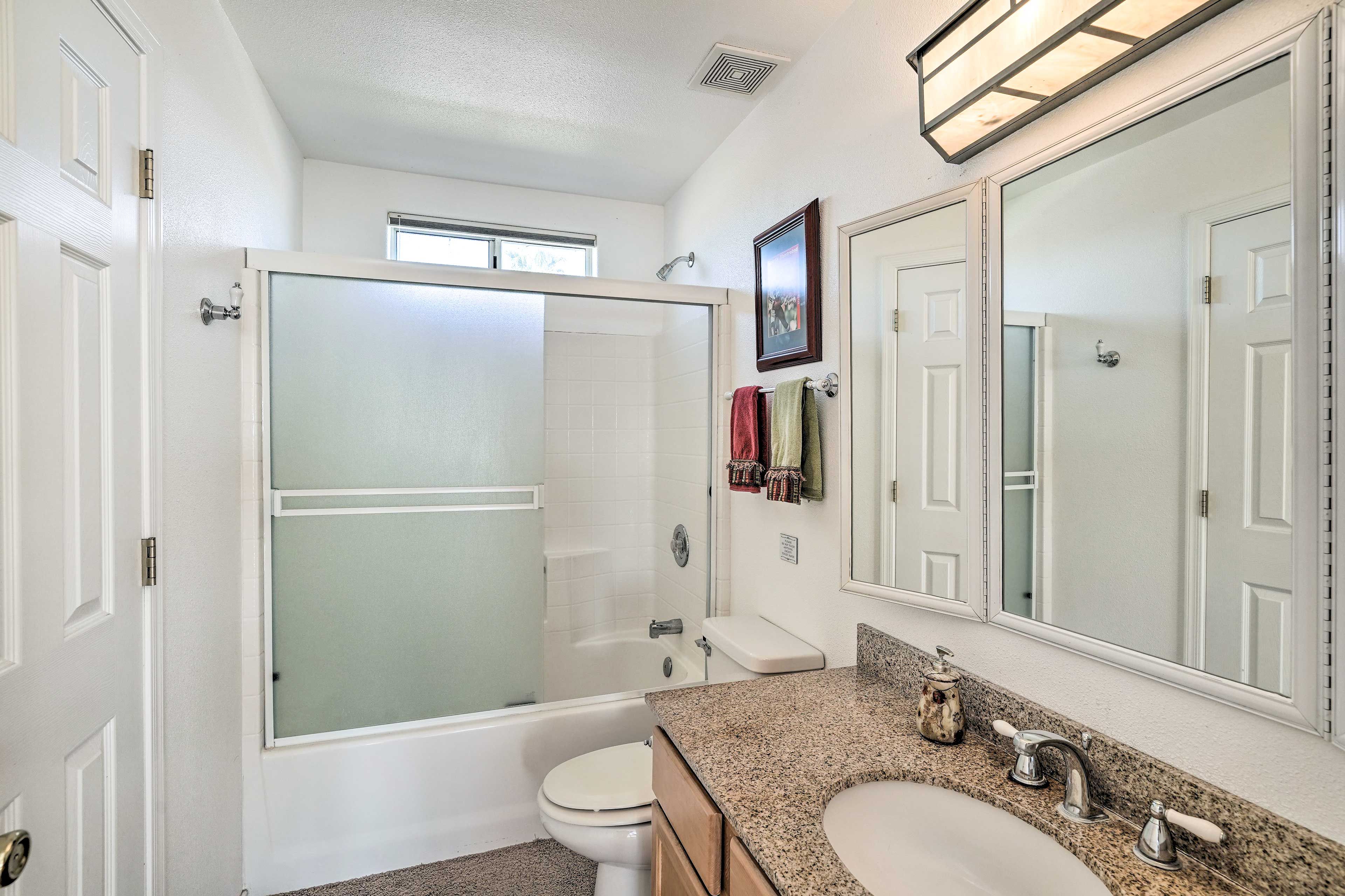 Full Bathroom | Toiletries Provided