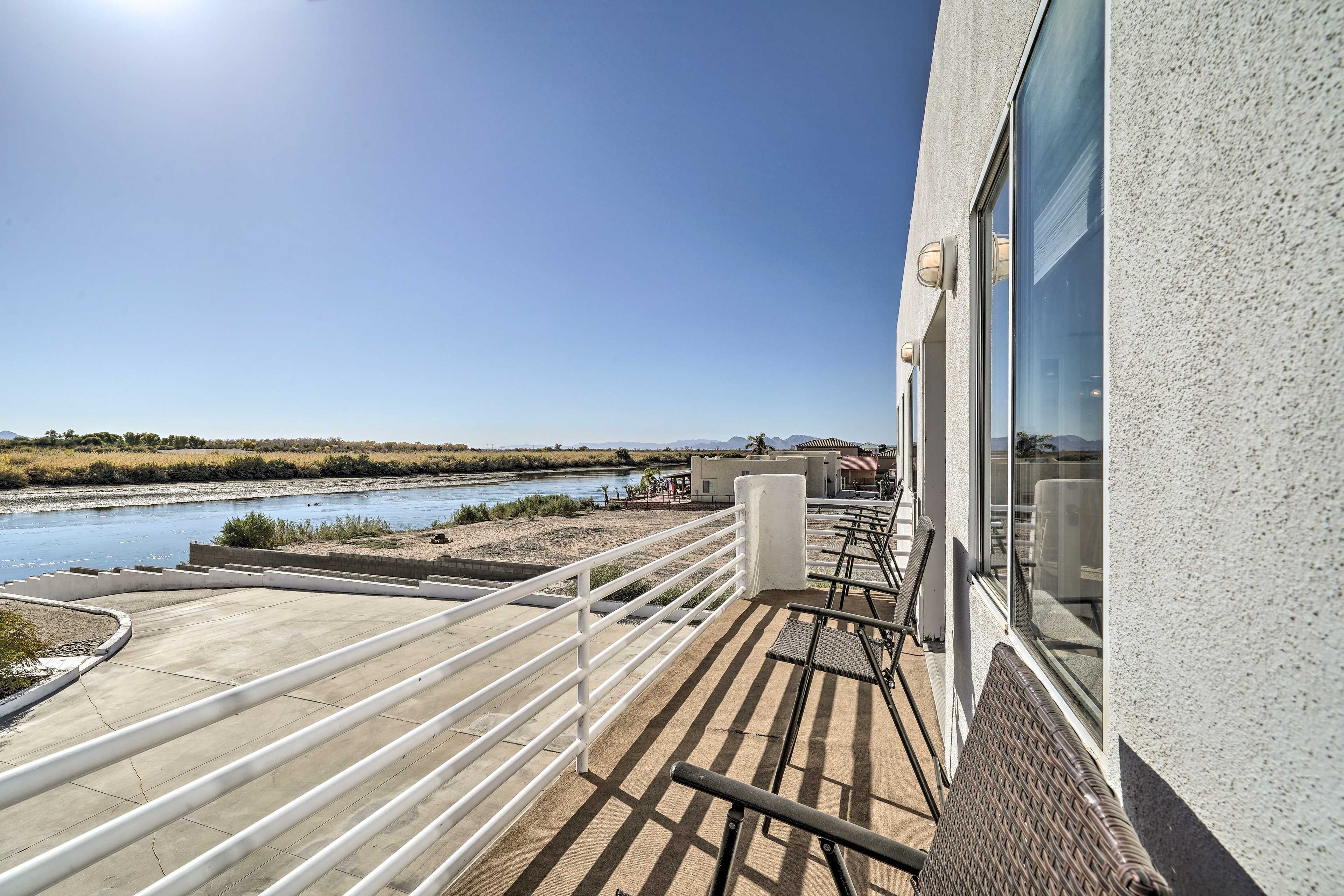 Private Deck | Scenic Views