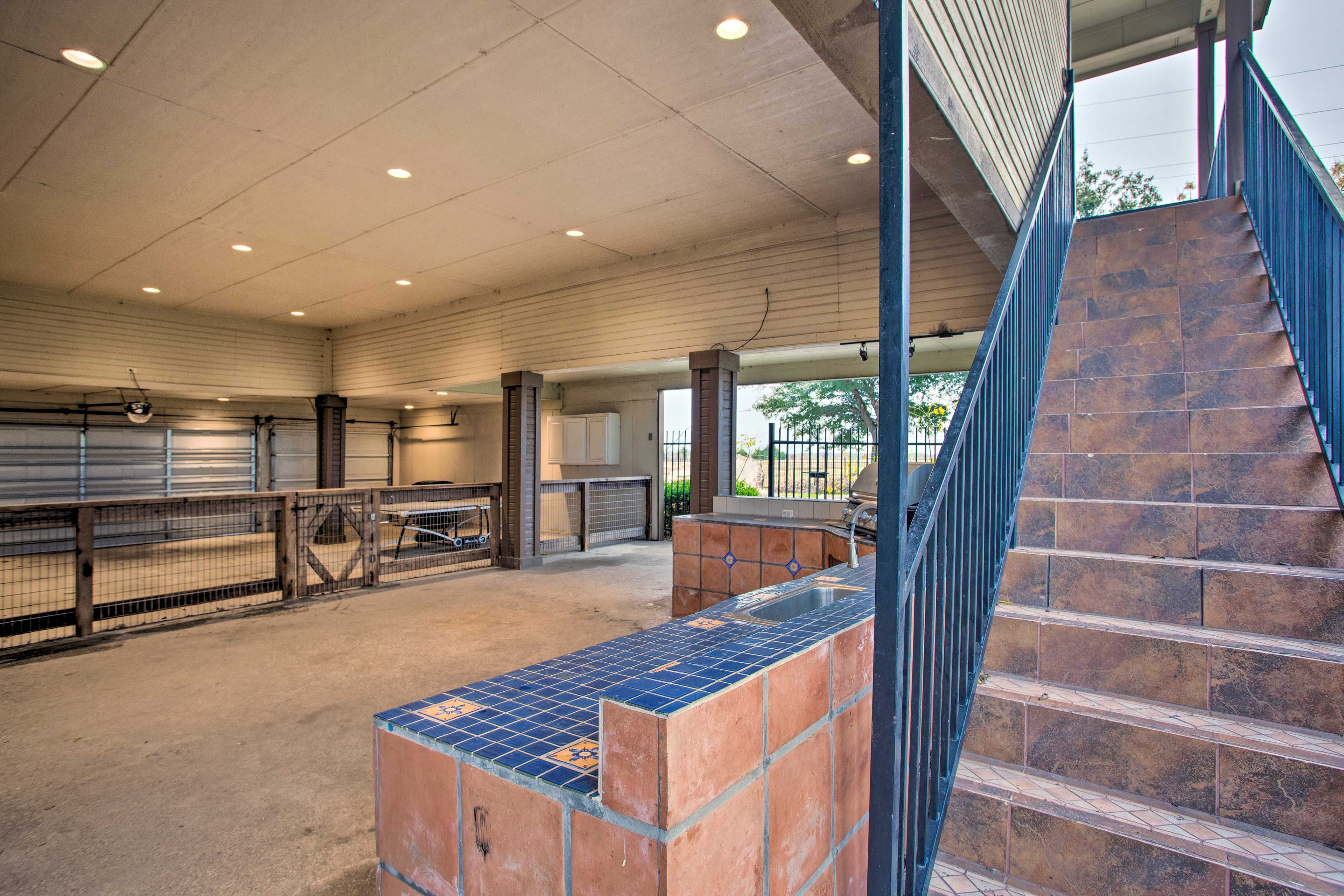 Outdoor Kitchen