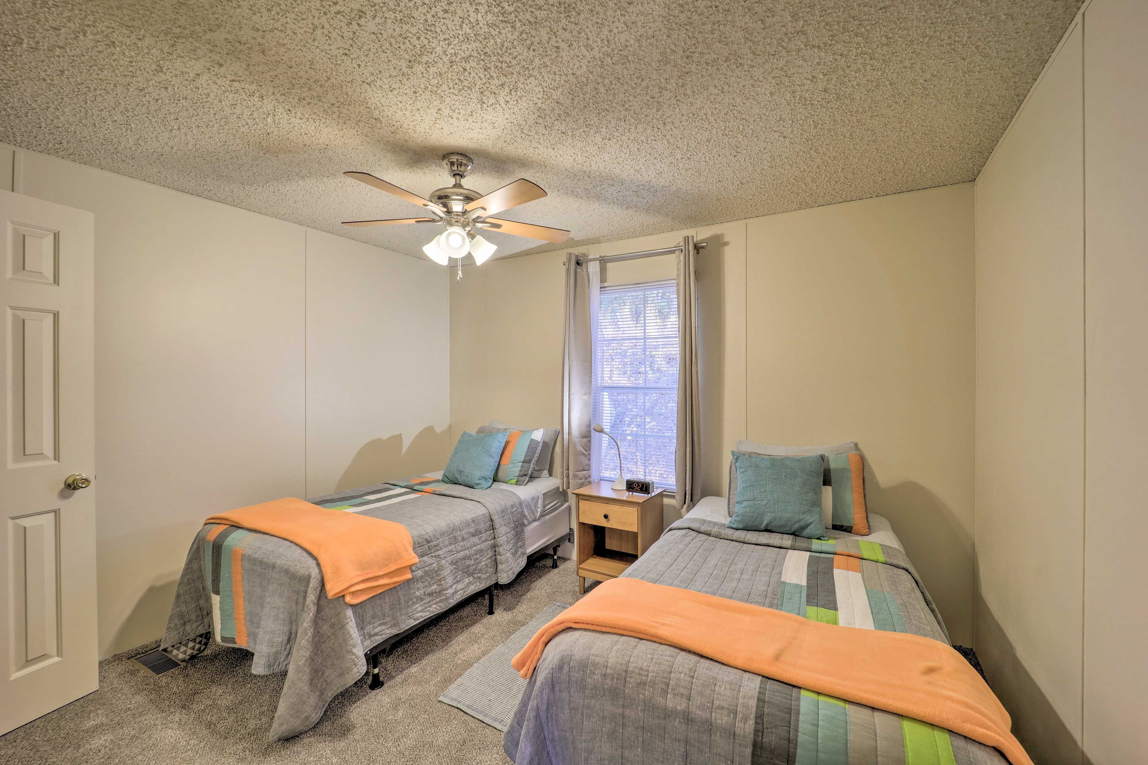 Bedroom 2 | 2 Twin Beds