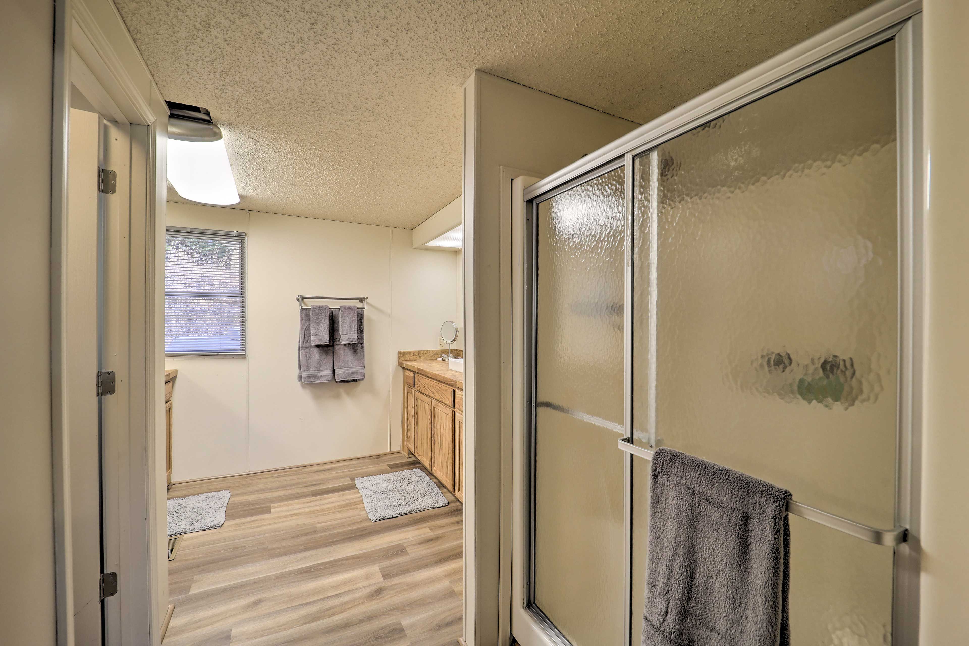 Full En-Suite Bathroom | Complimentary Toiletries