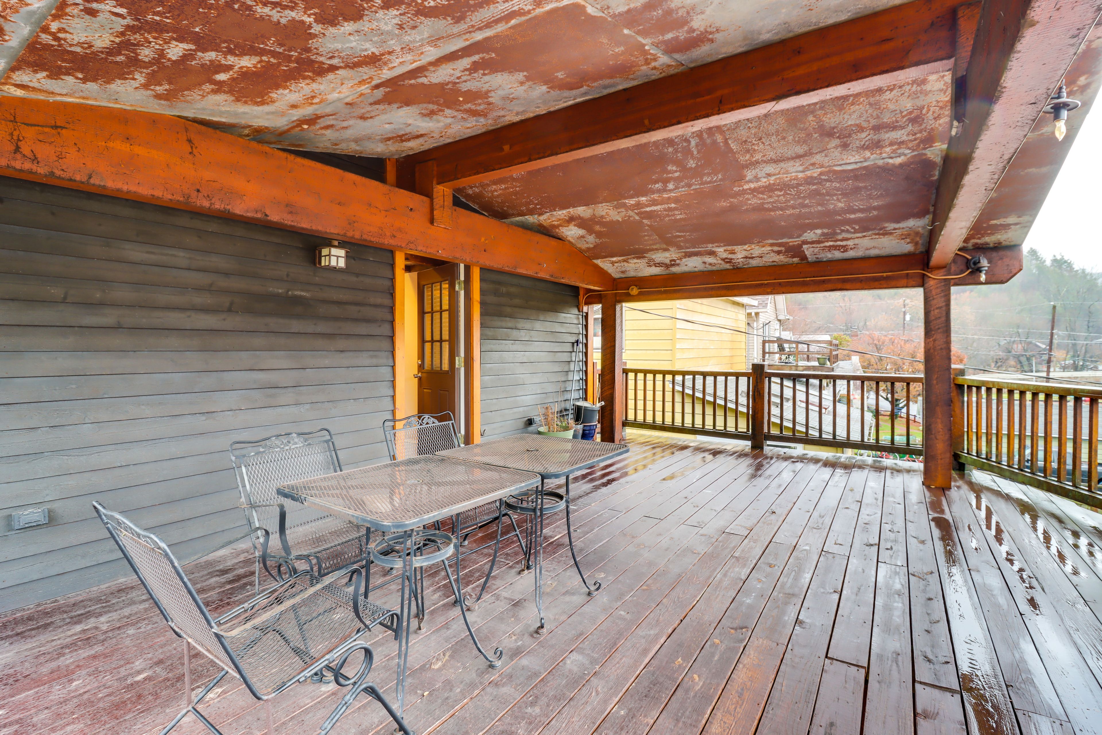 Furnished Deck
