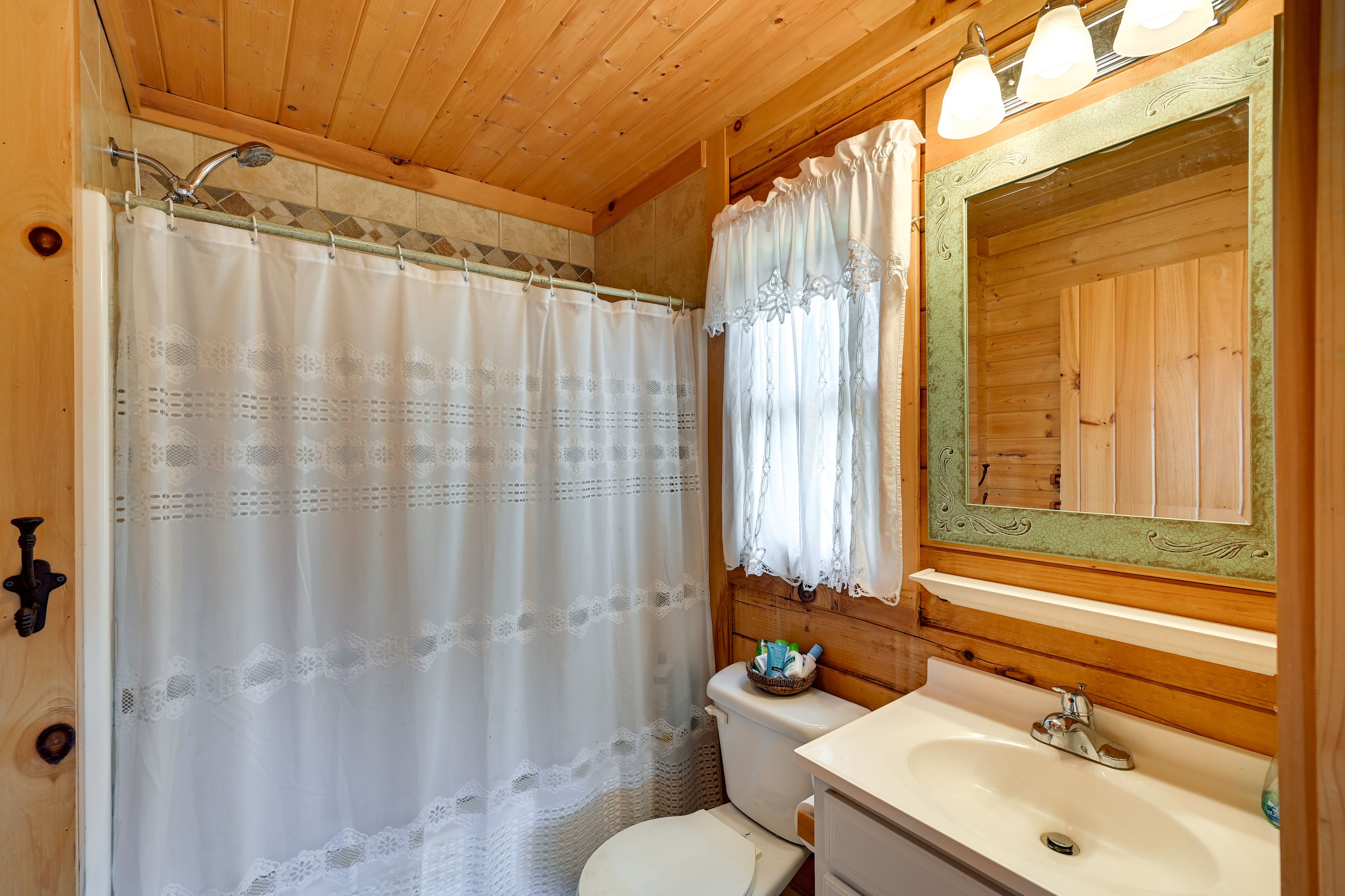 En-Suite Bathroom