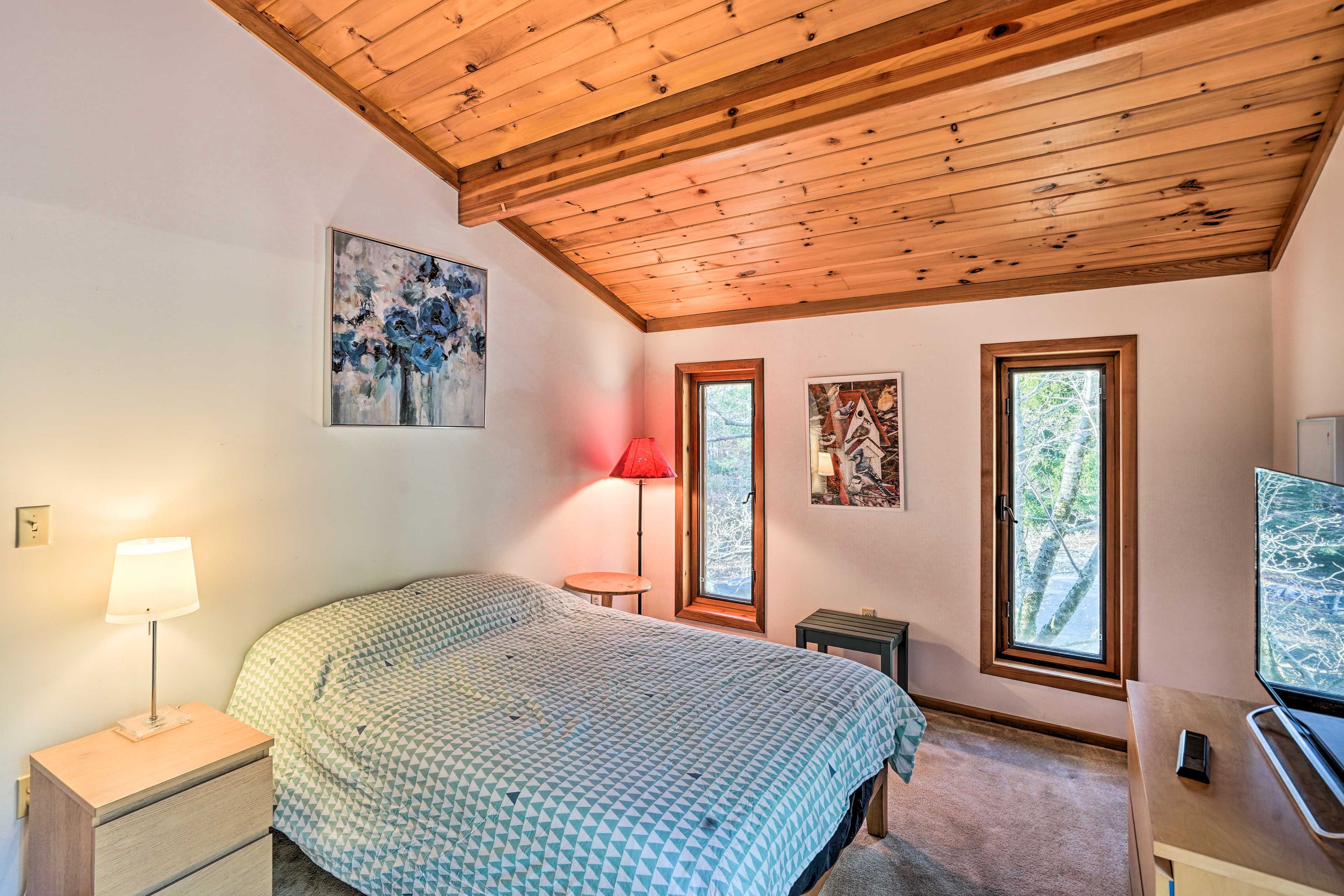 Bedroom 3 | Full Bed | Balcony | 2nd Floor