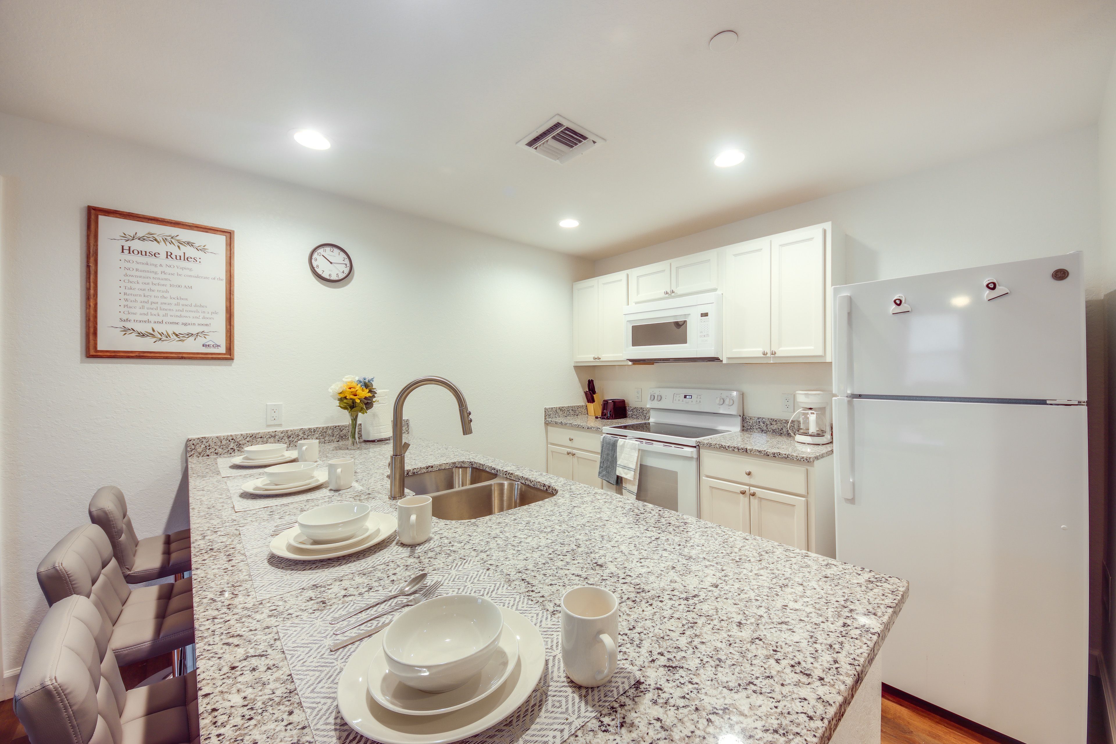 Kitchen | Dishware | Dishware & Flatware | Trash Bags & Paper Towels