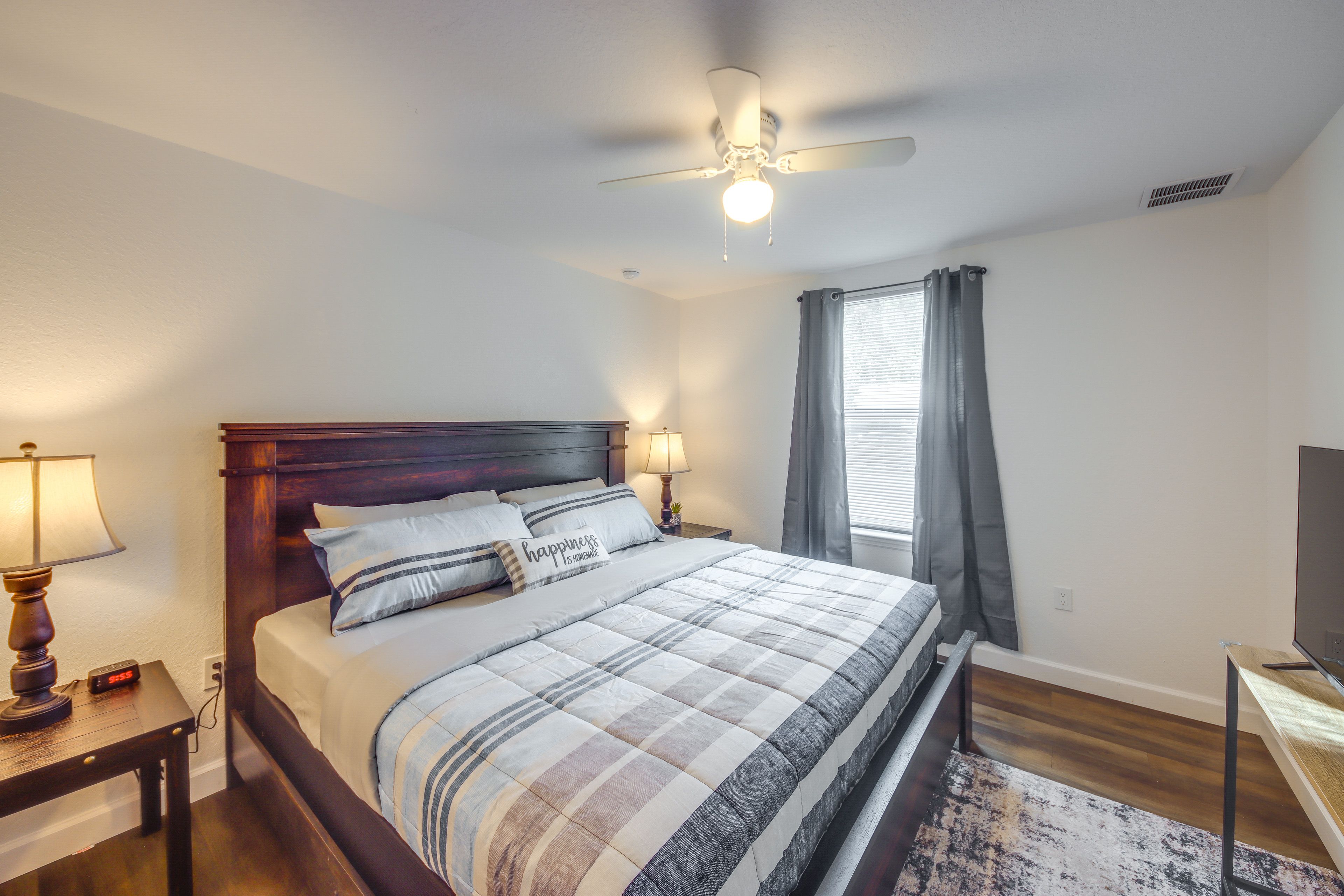 Bedroom 1 | King Bed | En-Suite Bathroom
