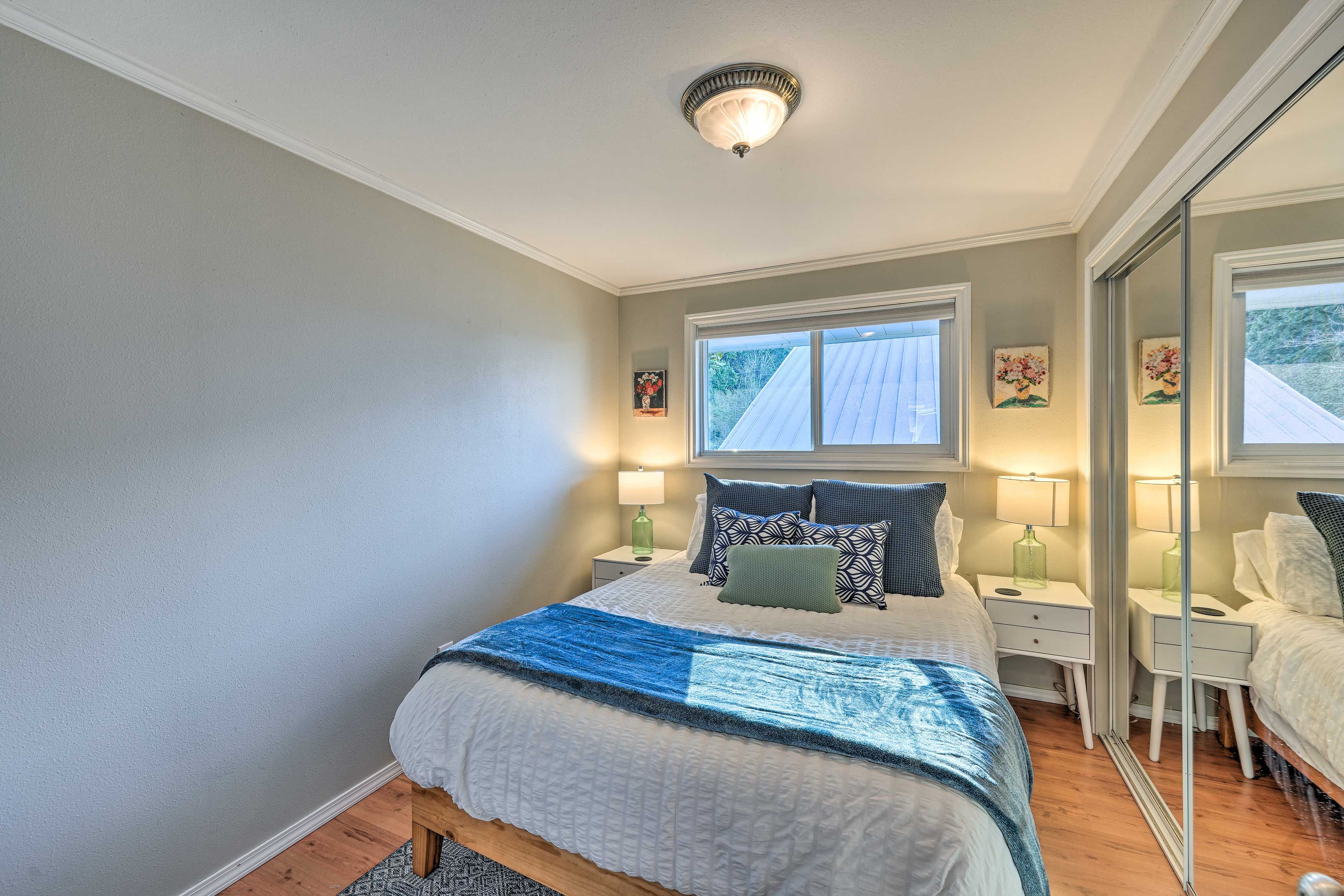 Bedroom 4 | Queen Bed