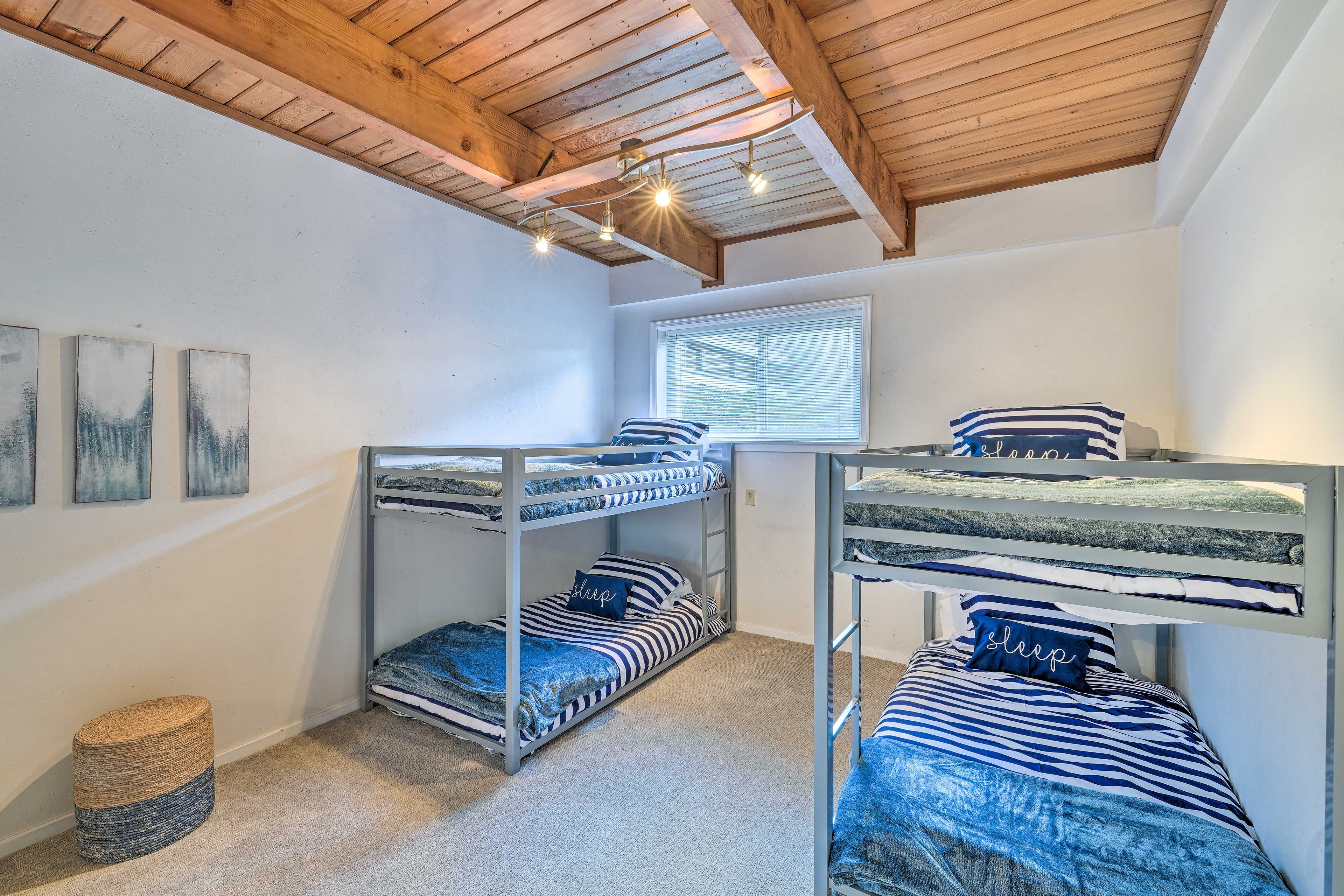 Bedroom 5 | 2 Twin Bunk Beds (Best Suited for Children)