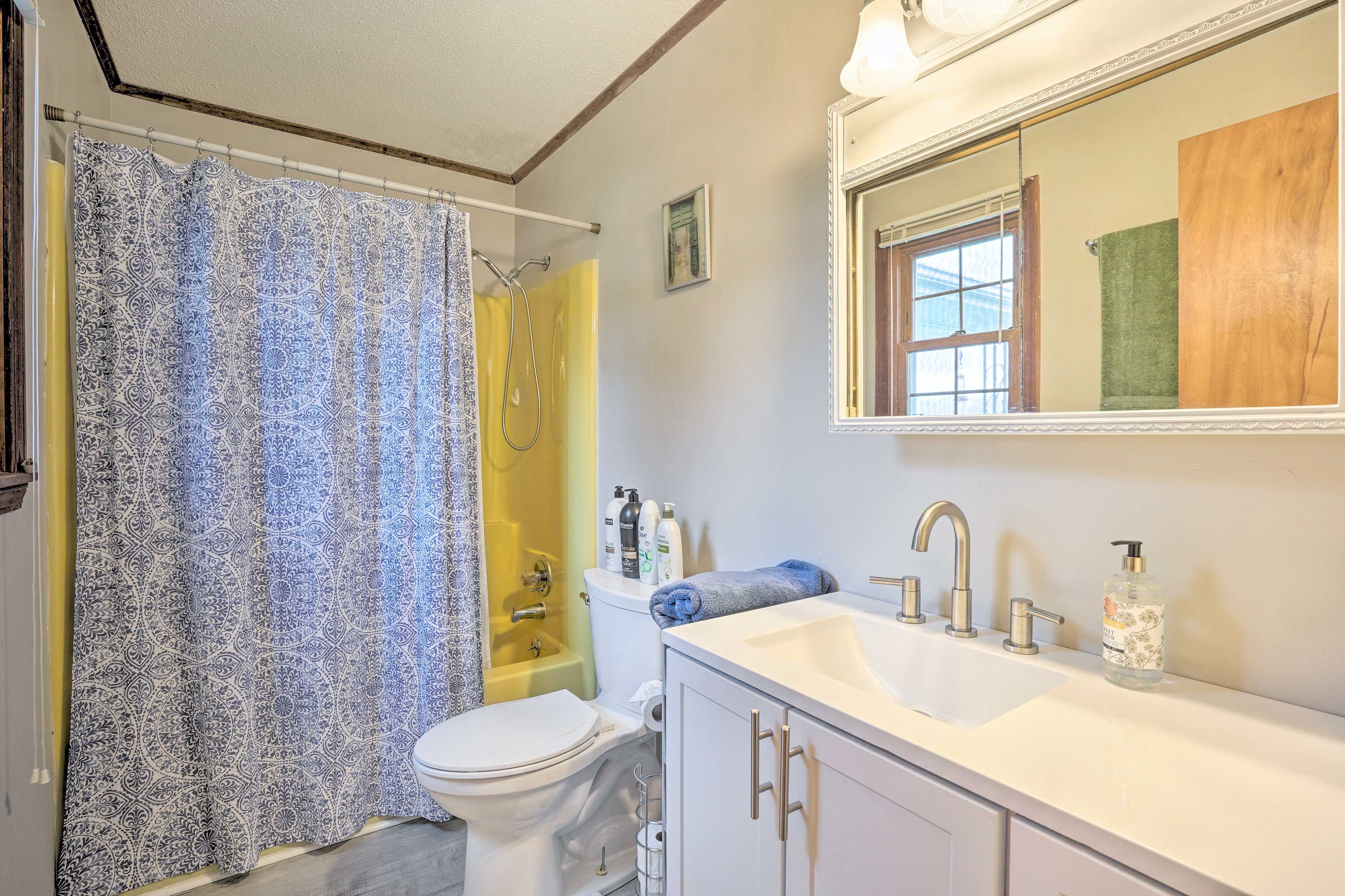 En-Suite Bathroom | Linens & Towels Provided