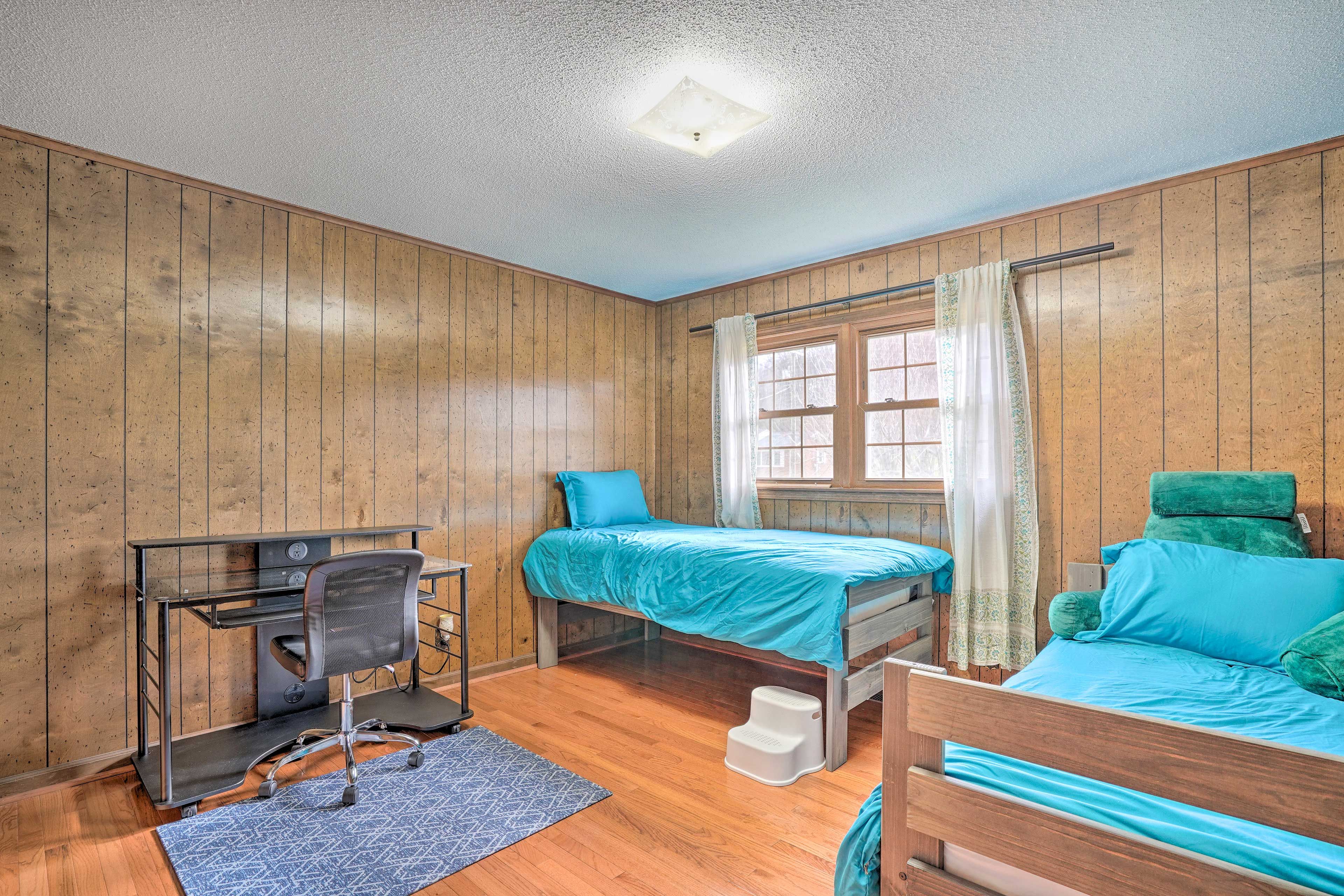 Bedroom 3 | 2 Twin Beds