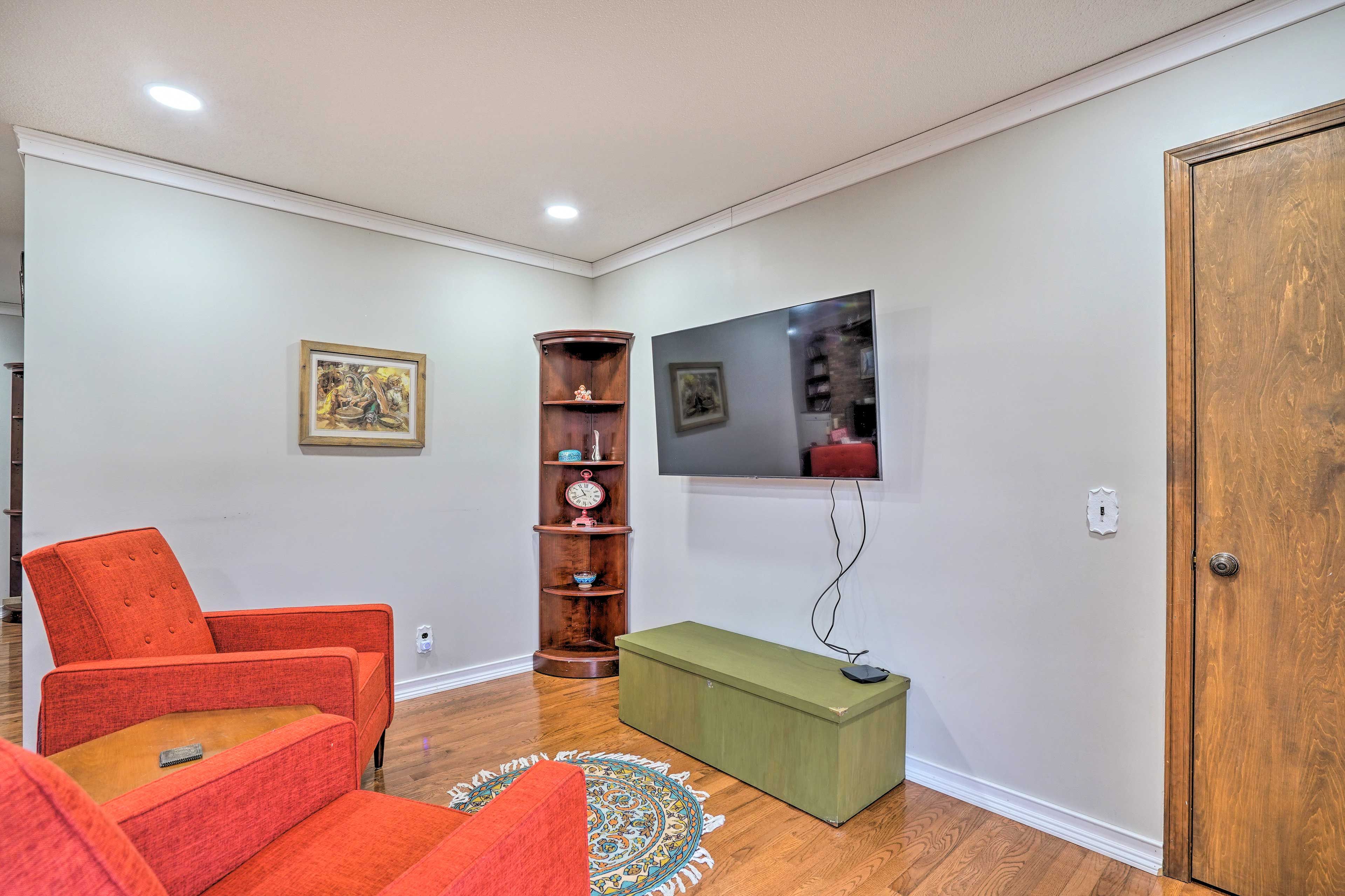 Sitting Area | Smart TV