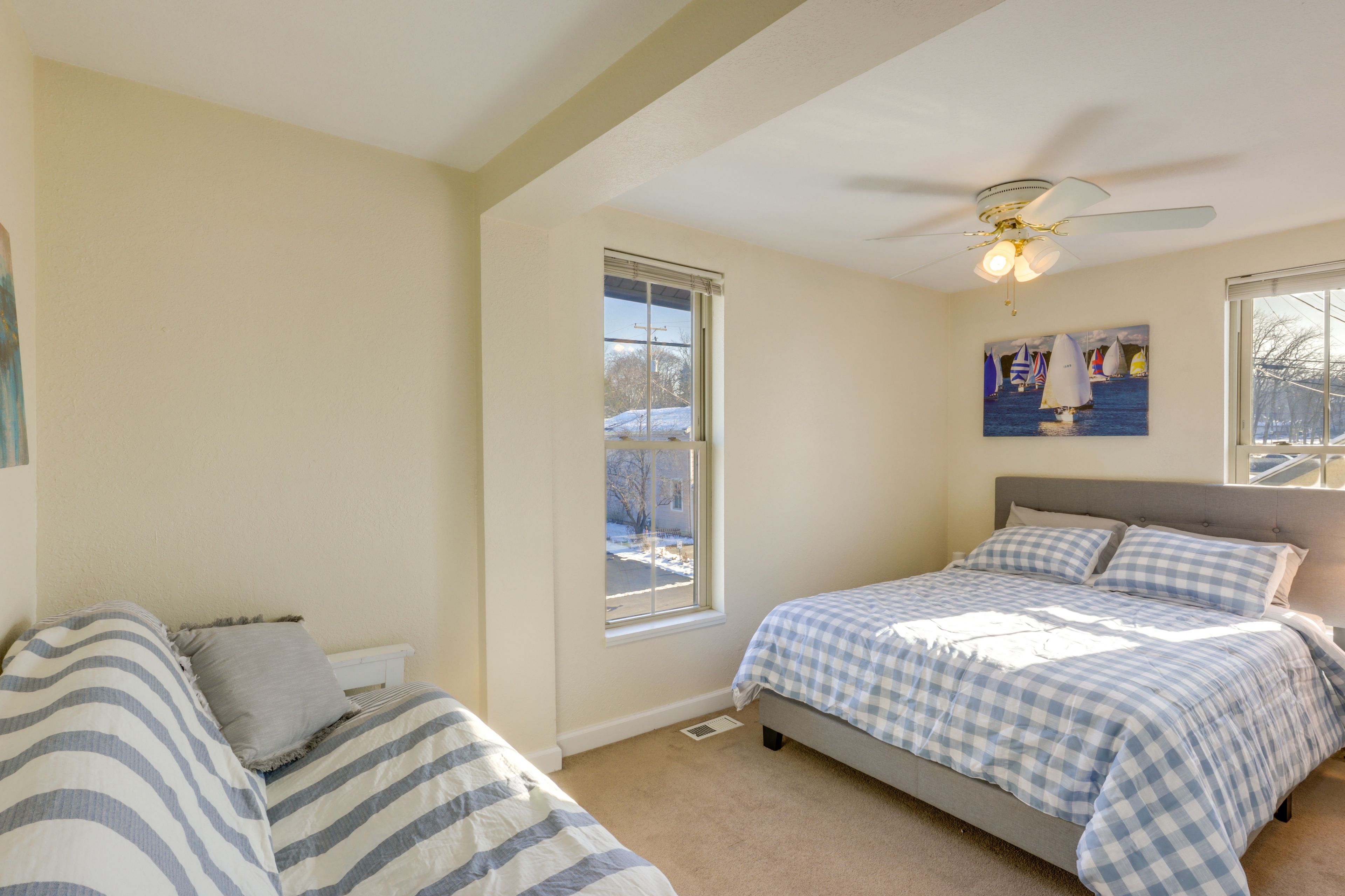 Bedroom | Queen Bed | Futon | Linens & Towels