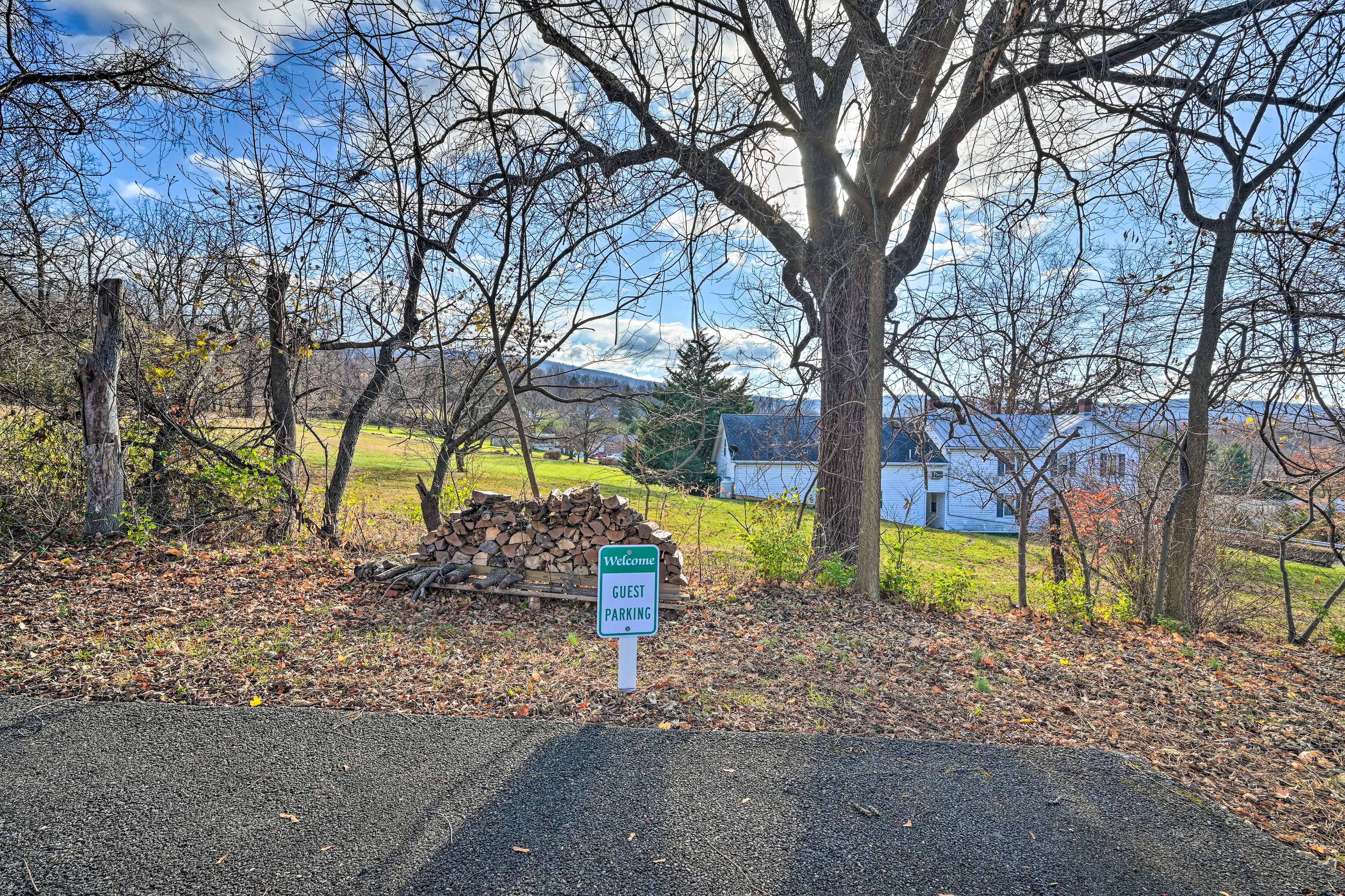 Parking | Driveway (2 Vehicles)