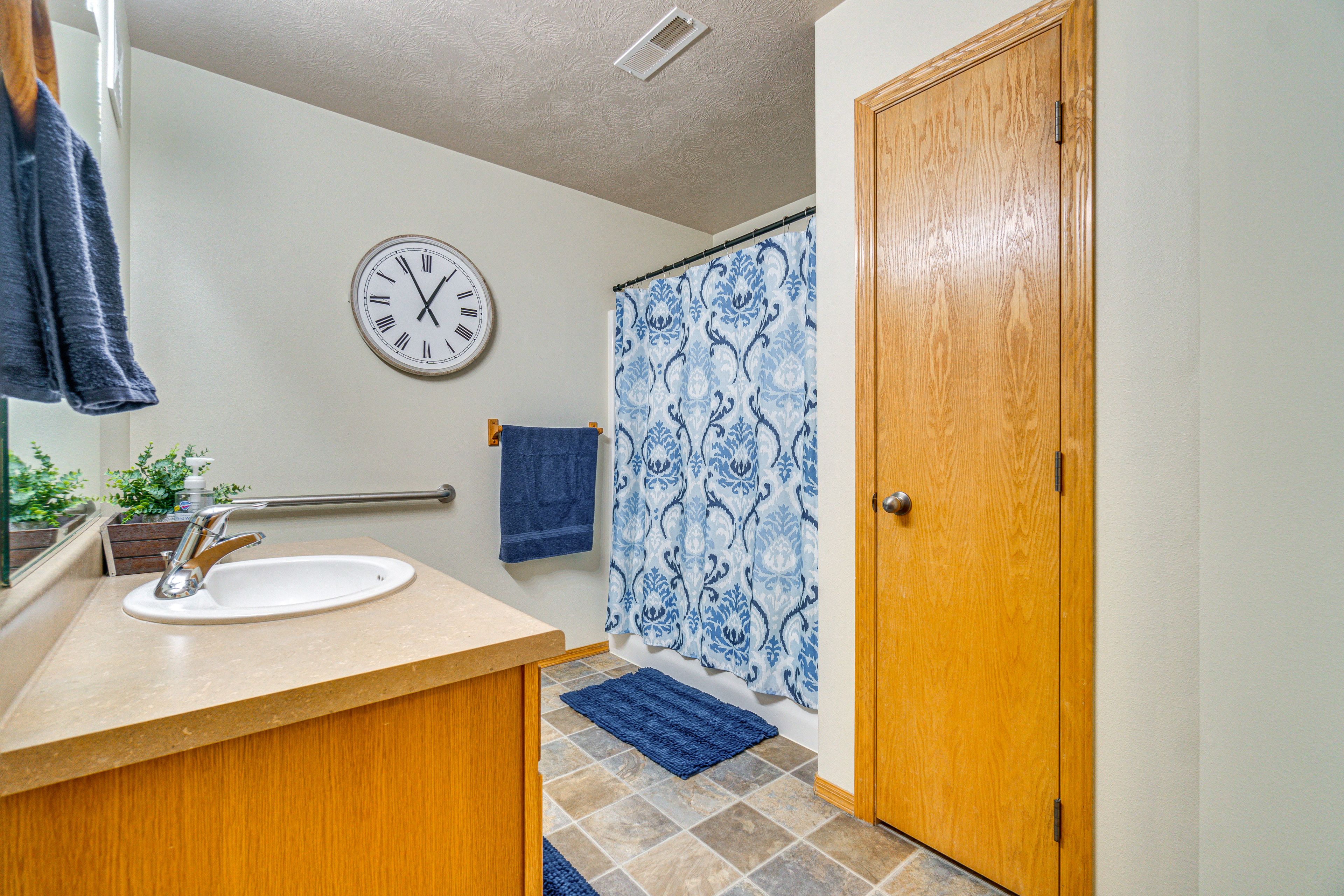 Full Bath | Complimentary Toiletries | Towels Provided | Hair Dryer