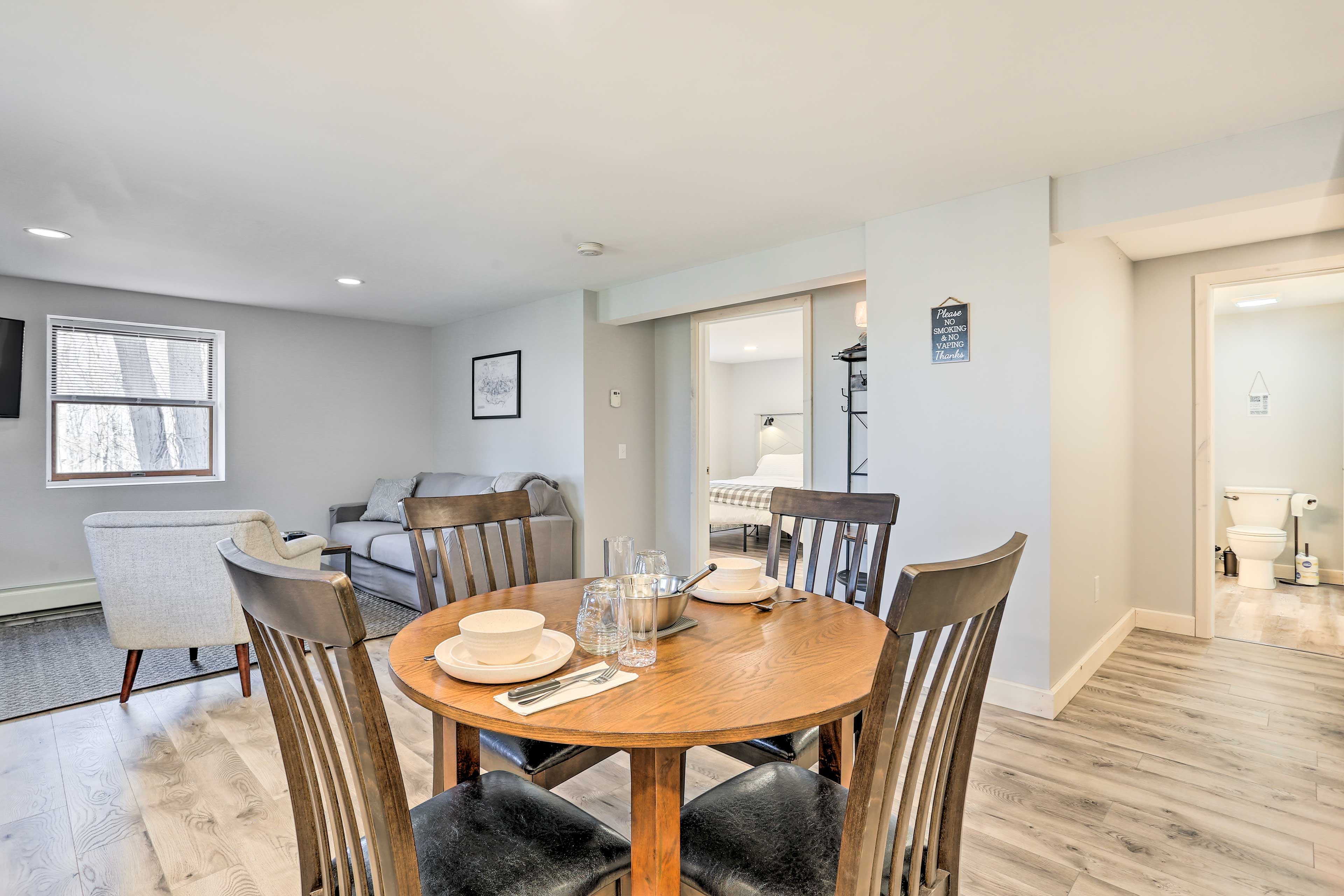 Dining Area | Smart TV | Well-Equipped Kitchen | Cooking Basics