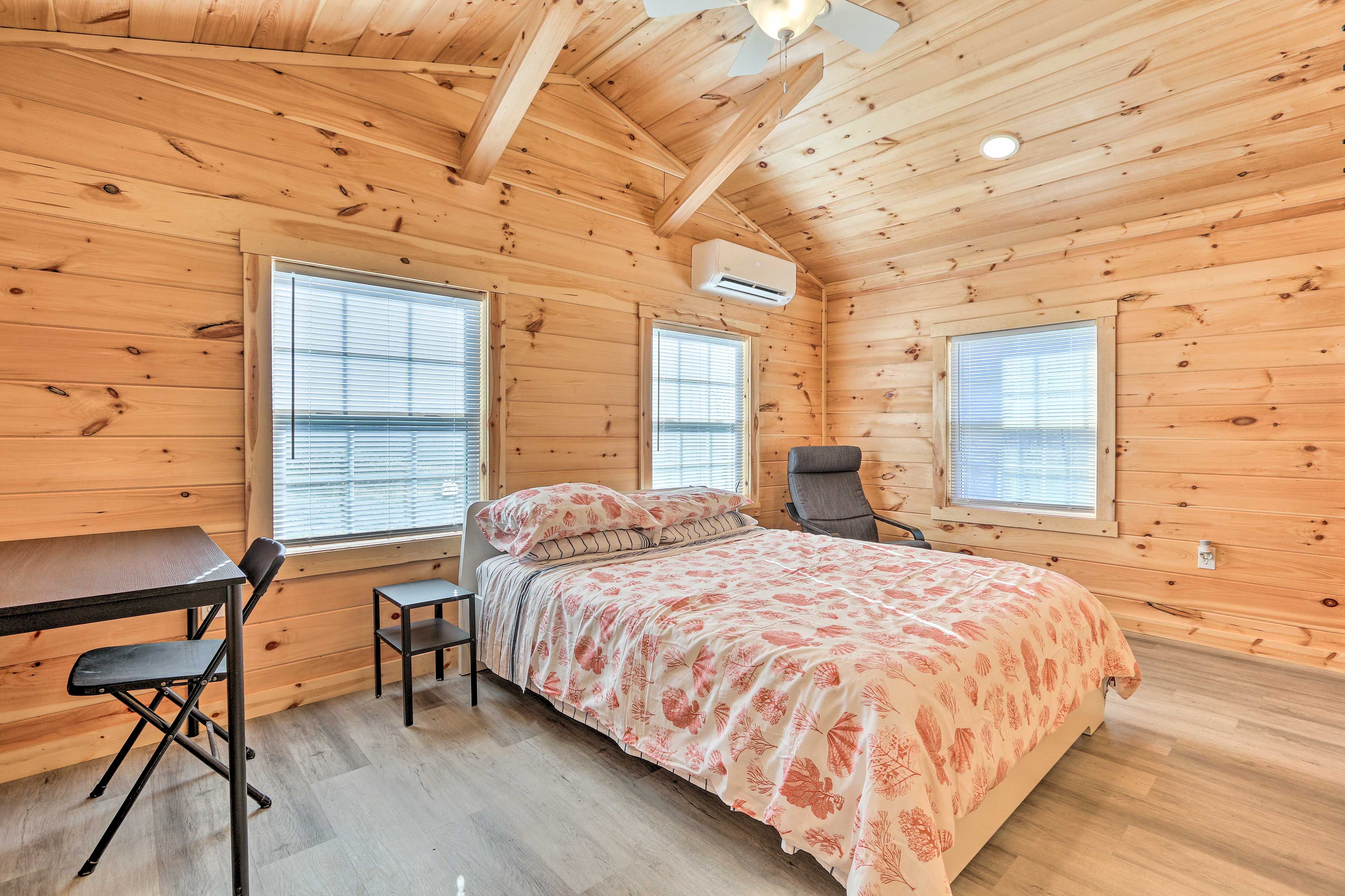 Bedroom 1 | Queen Bed | Desk | En-Suite Bathroom