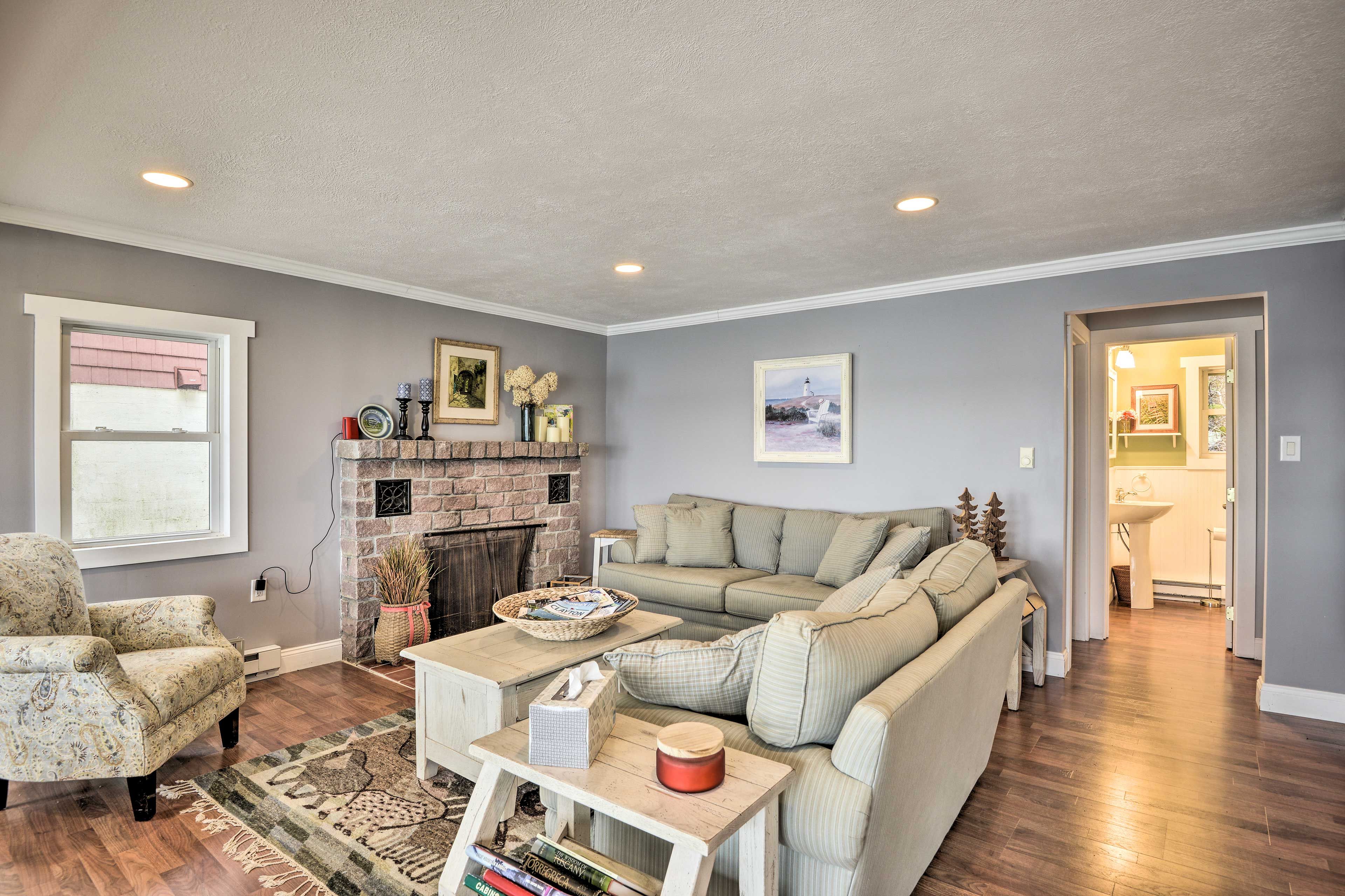 Living Room | Free WiFi