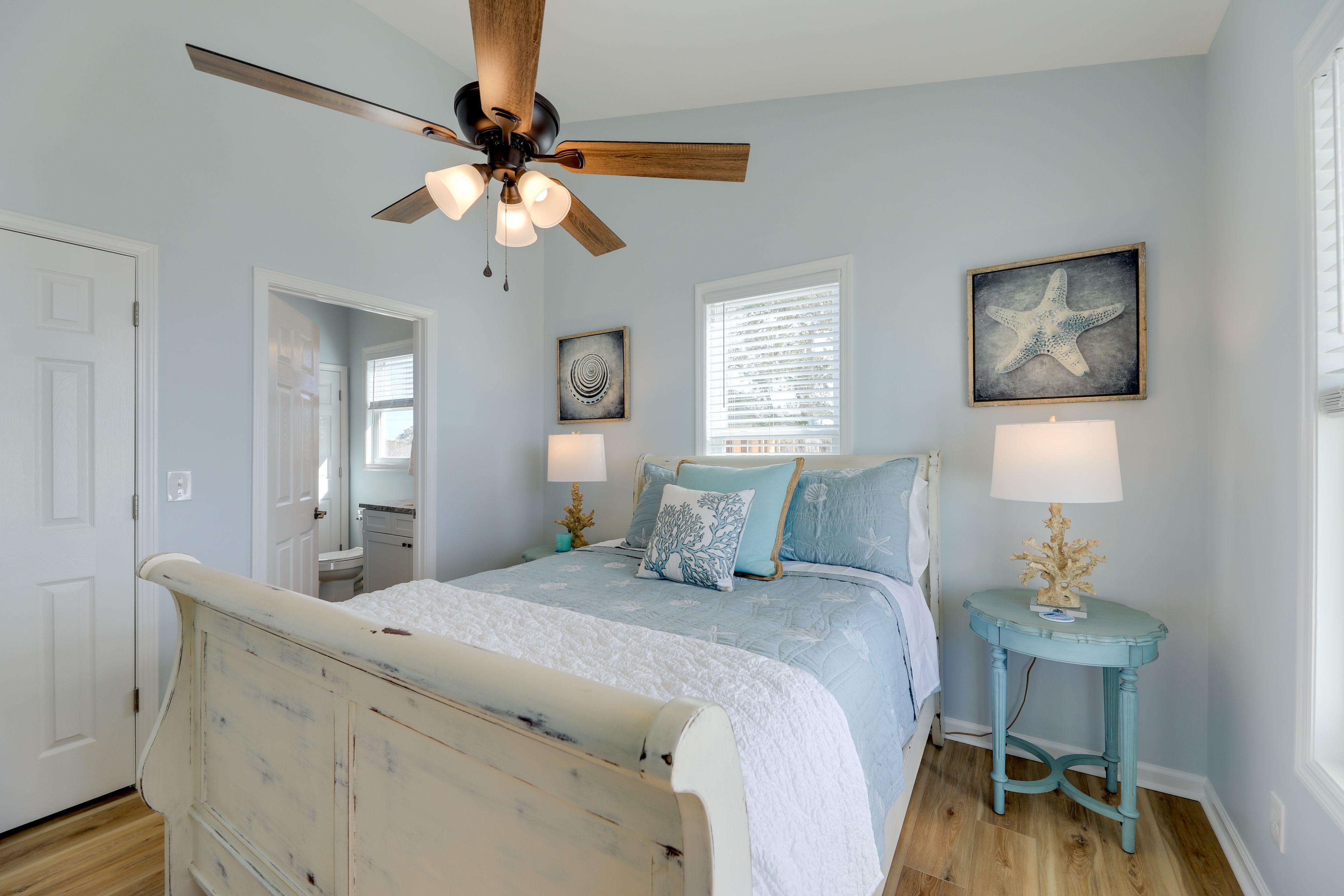 Bedroom 1 | Queen Bed | En-Suite Bathroom