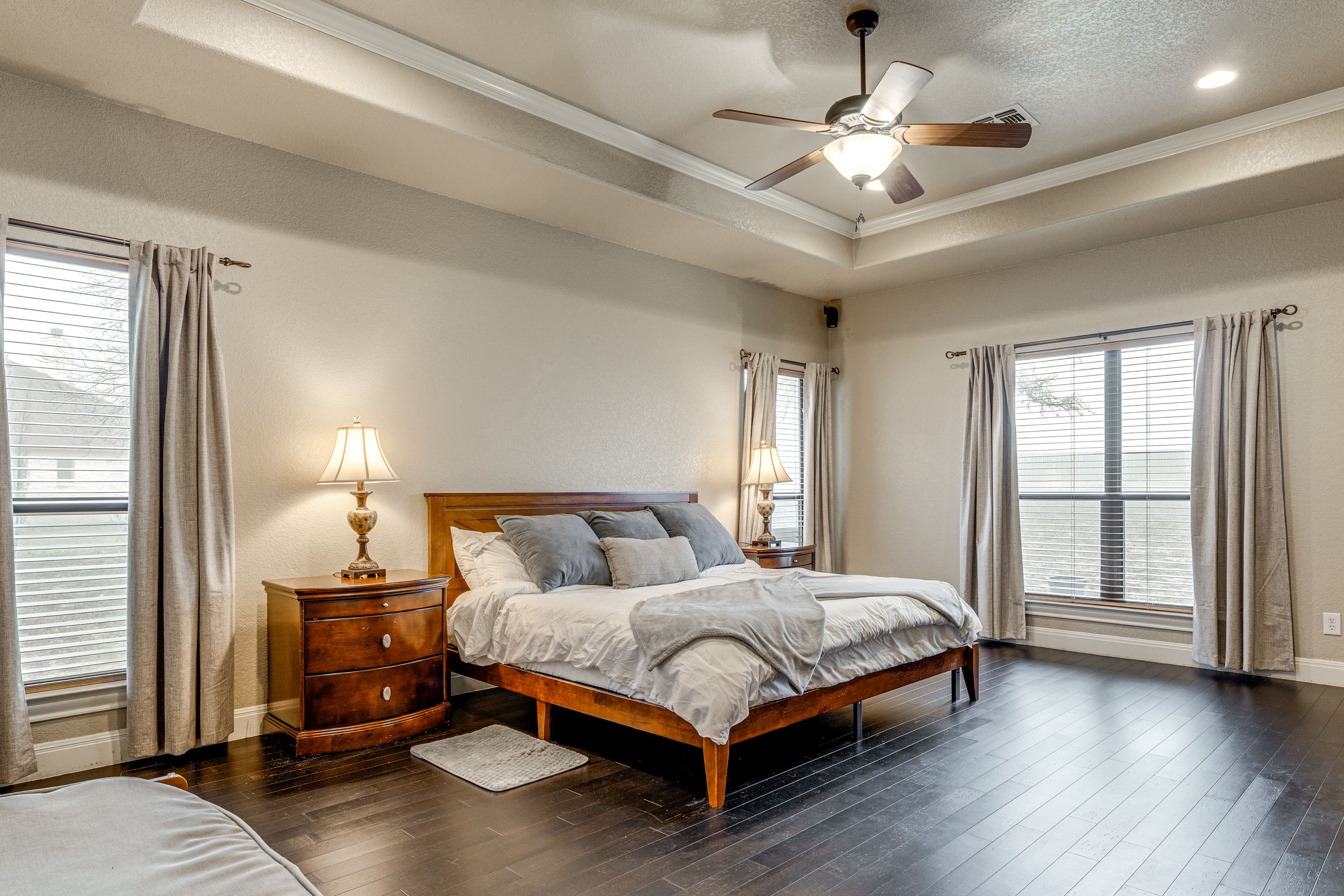 Bedroom 1 | King Bed