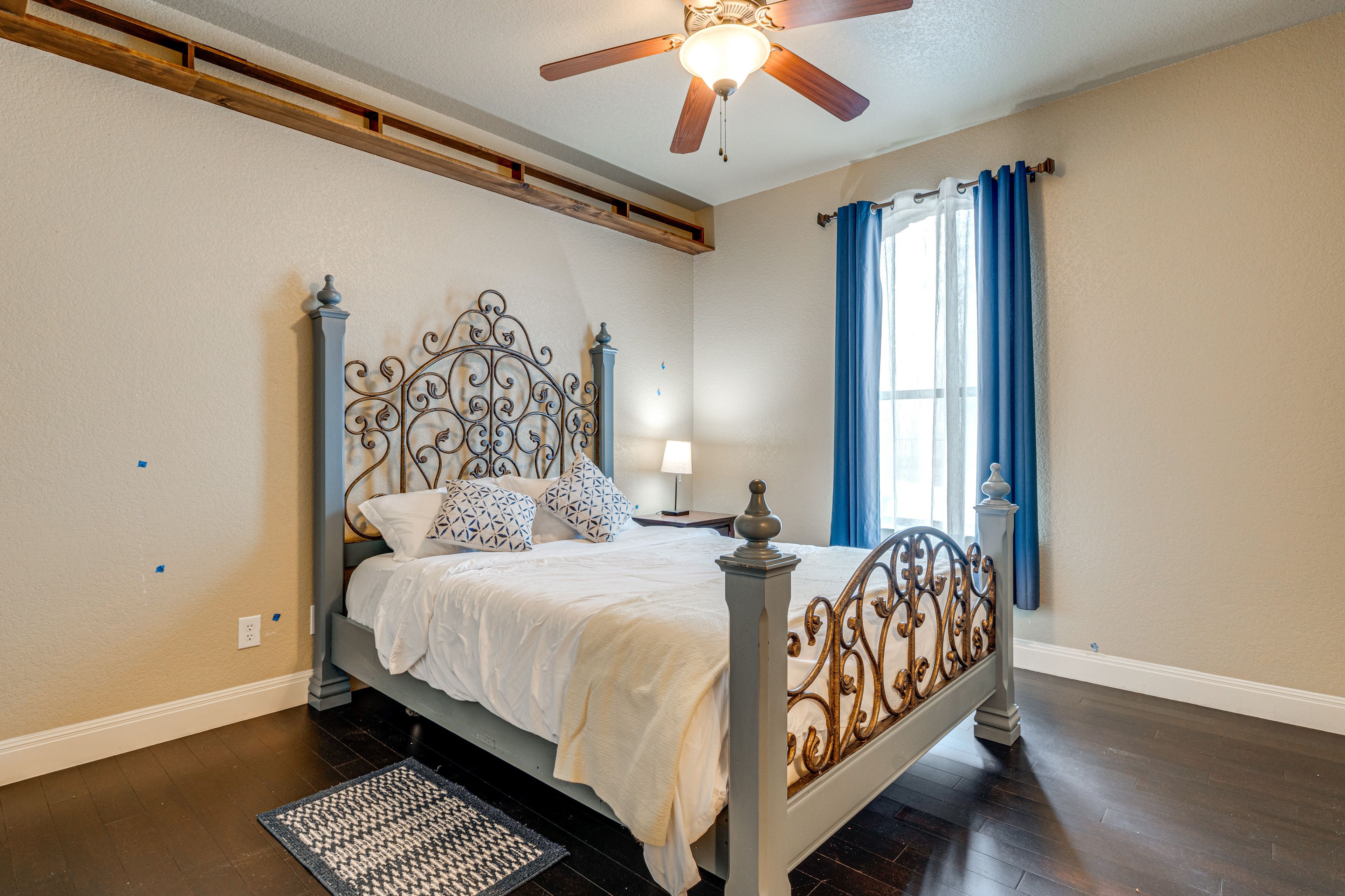 Bedroom 2 | Queen Bed