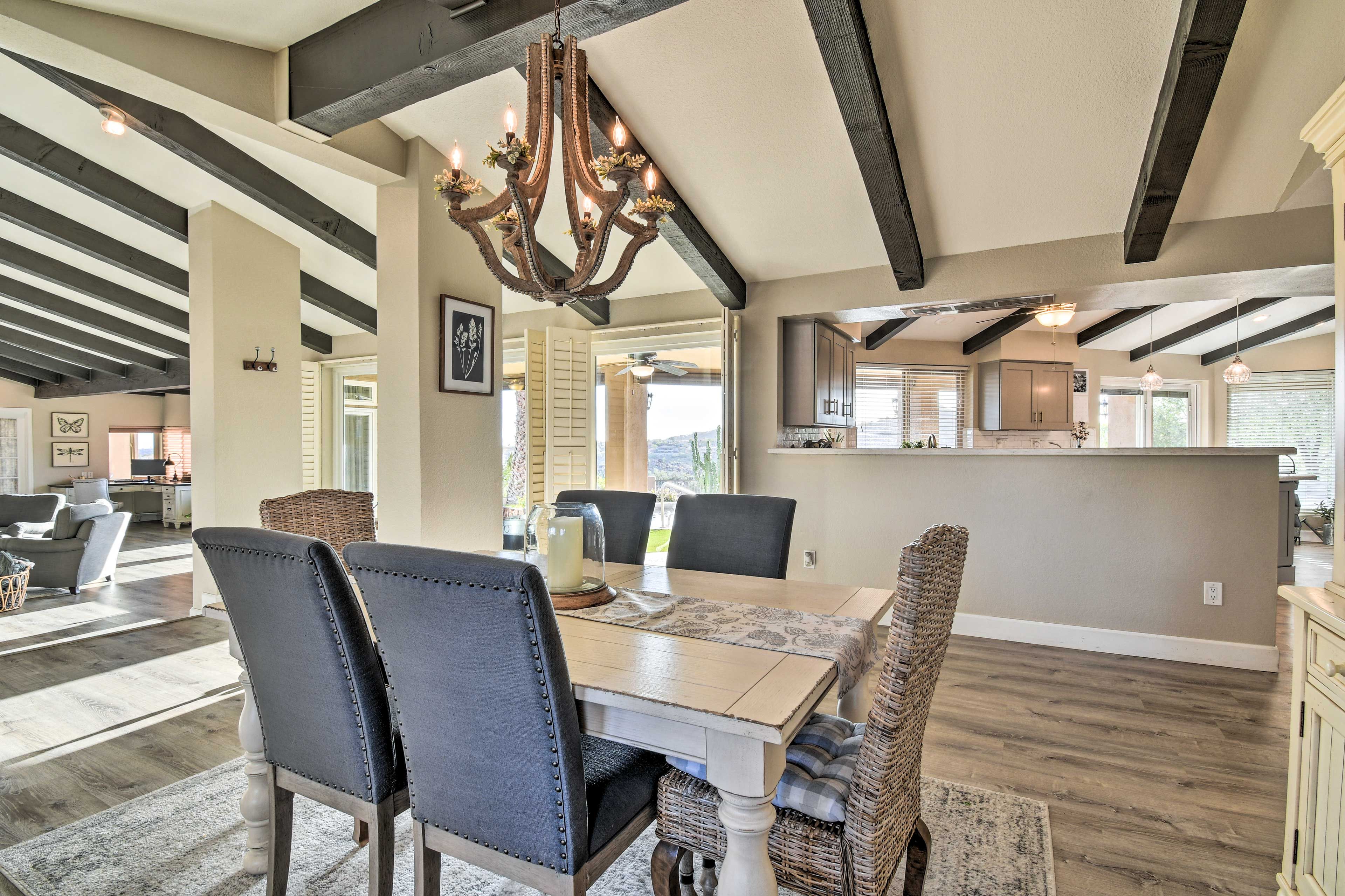 Dining Area | Dishware & Flatware Provided