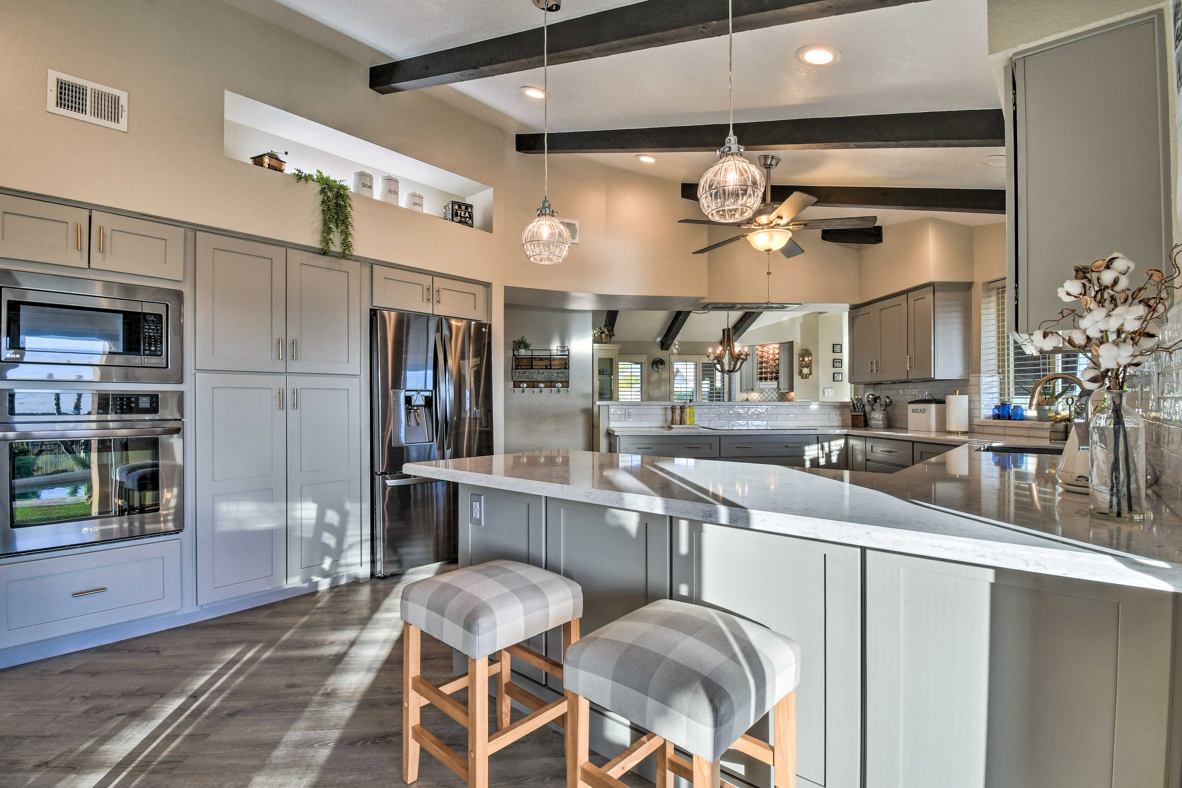 Kitchen | Cooking Basics | Coffee Maker | Paper Towels/Trash Bags Provided