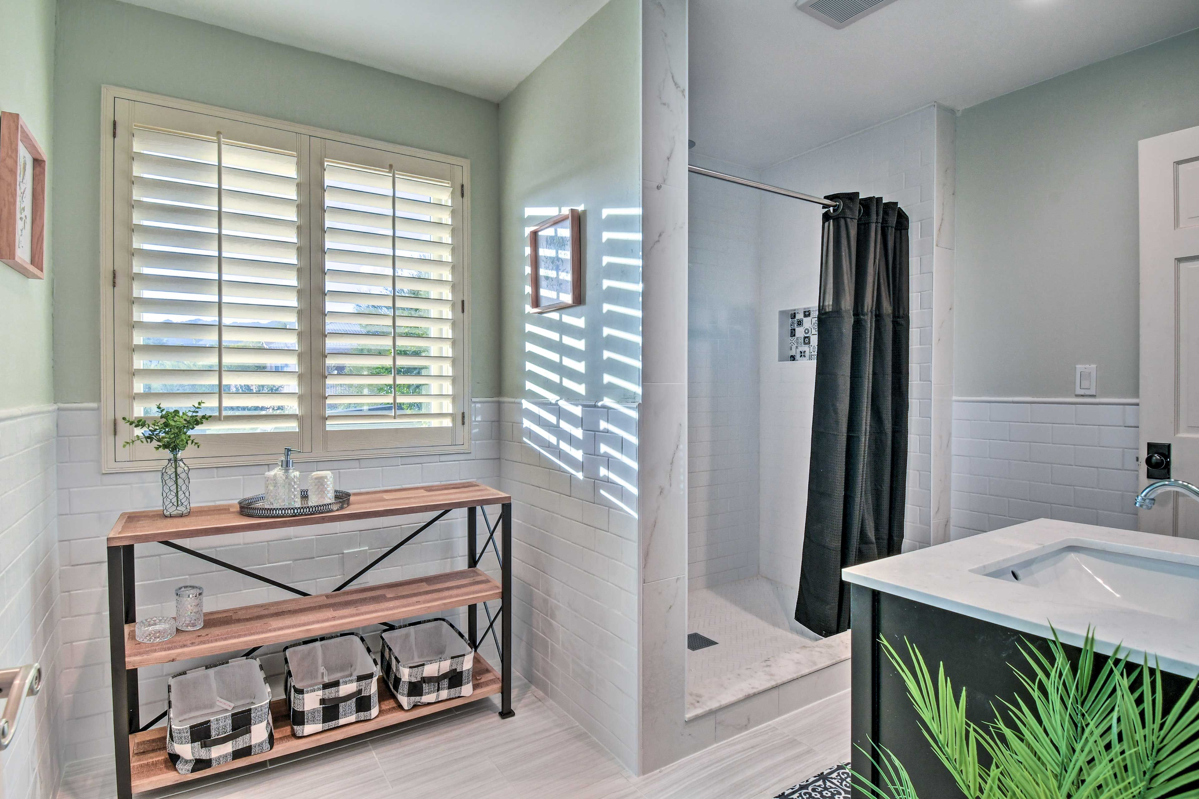 Shared En-Suite Bathroom