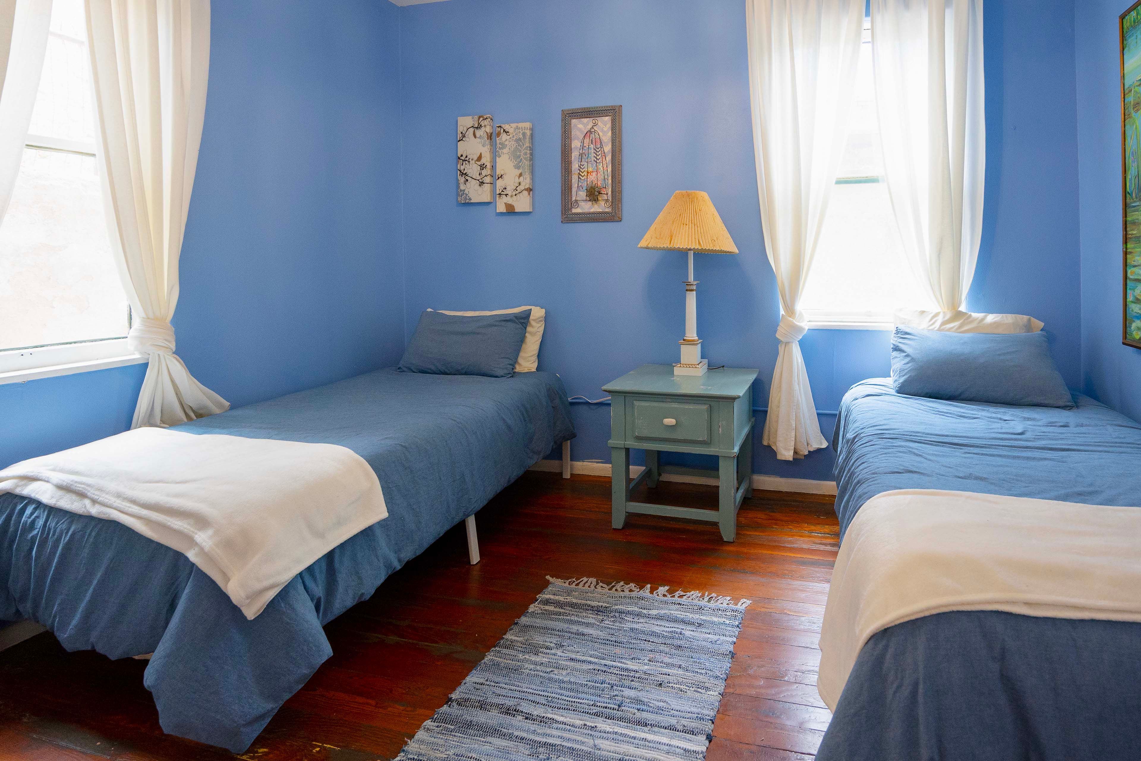 Bedroom 2 | 2 Twin Beds