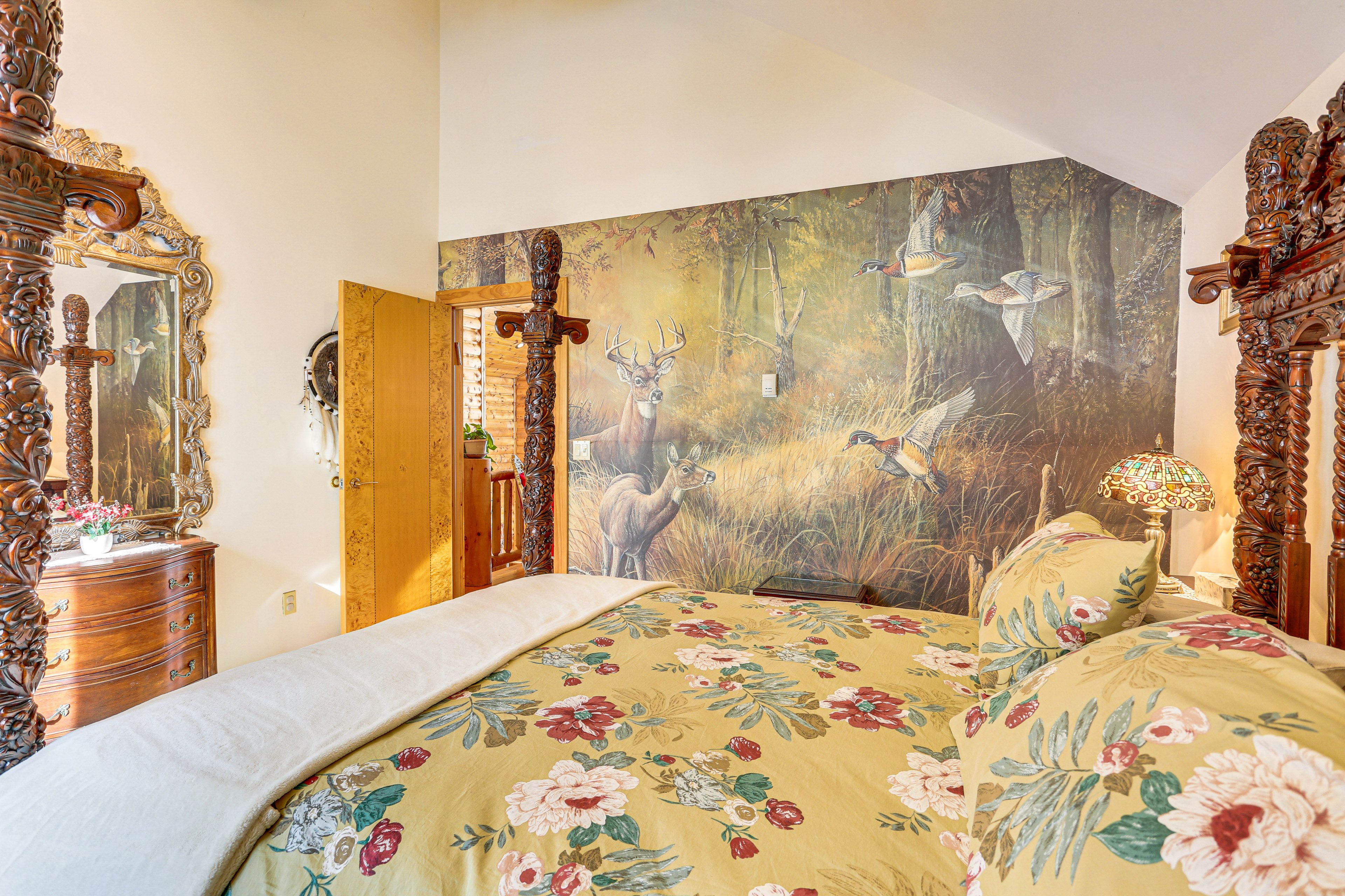 Bedroom 3 | Upper Level | Queen Bed | Linens Provided