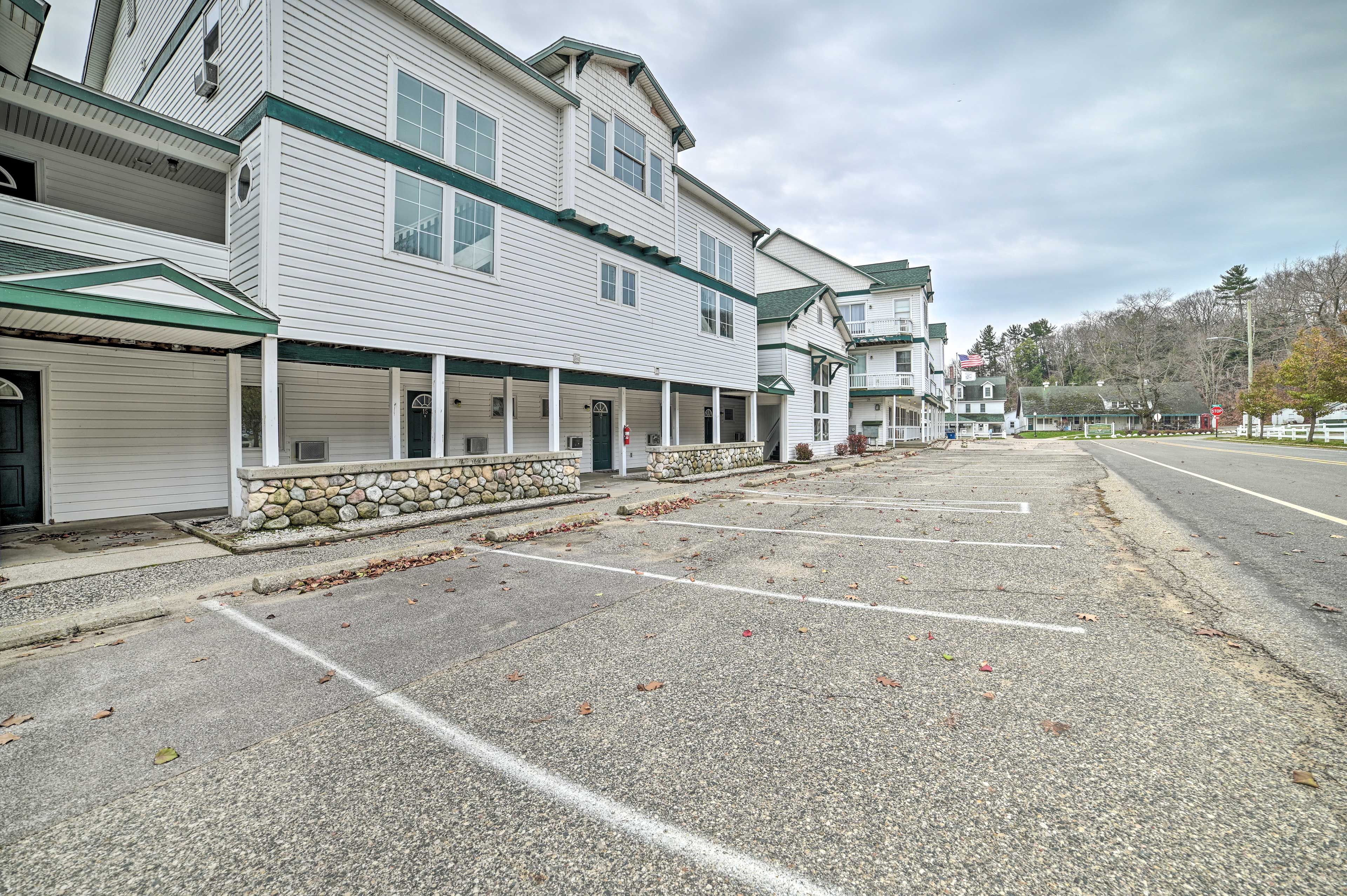 Parking | Parking Lot (2 Vehicles)