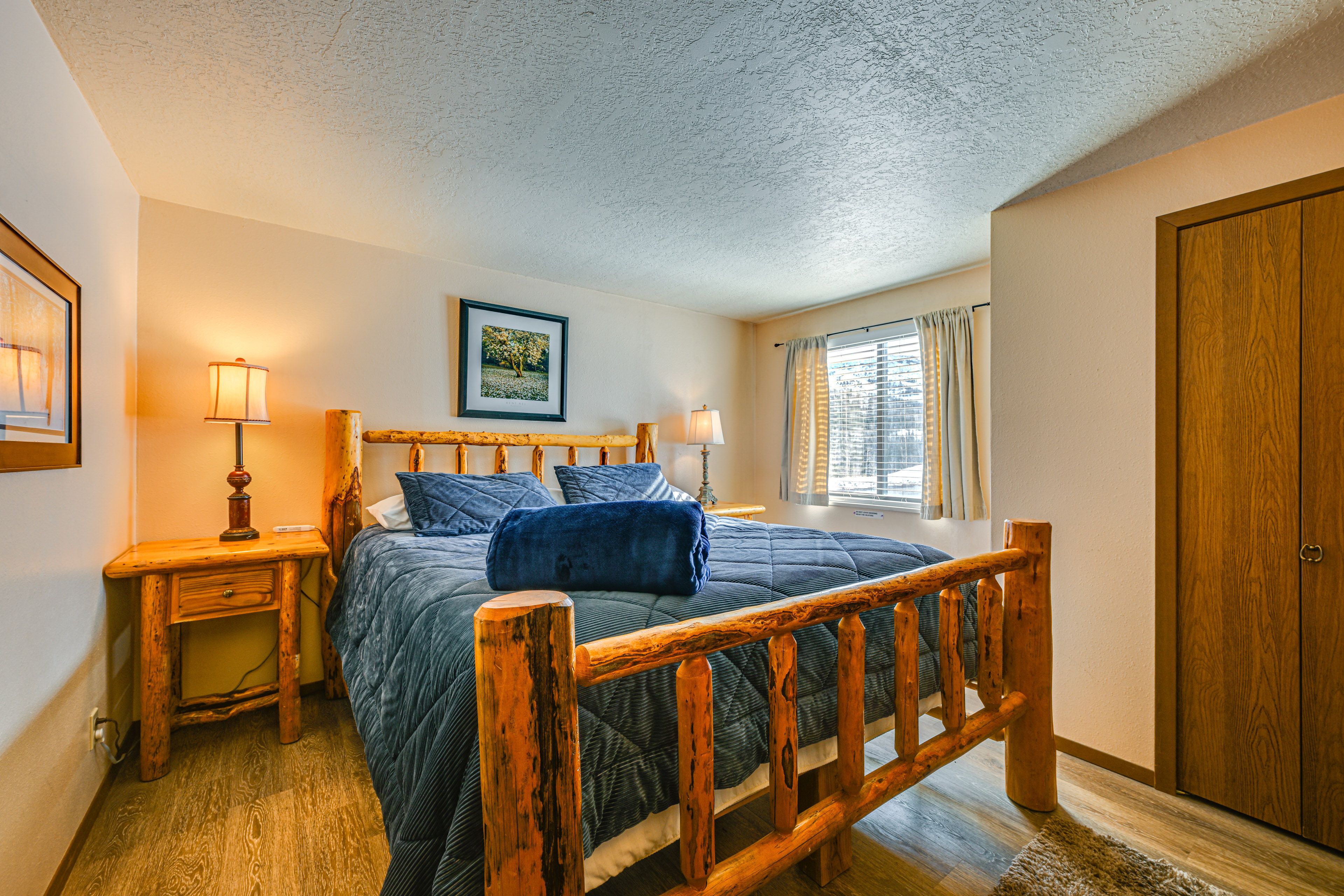 Bedroom | Main Level | King Bed | Linens Provided | Smart TV