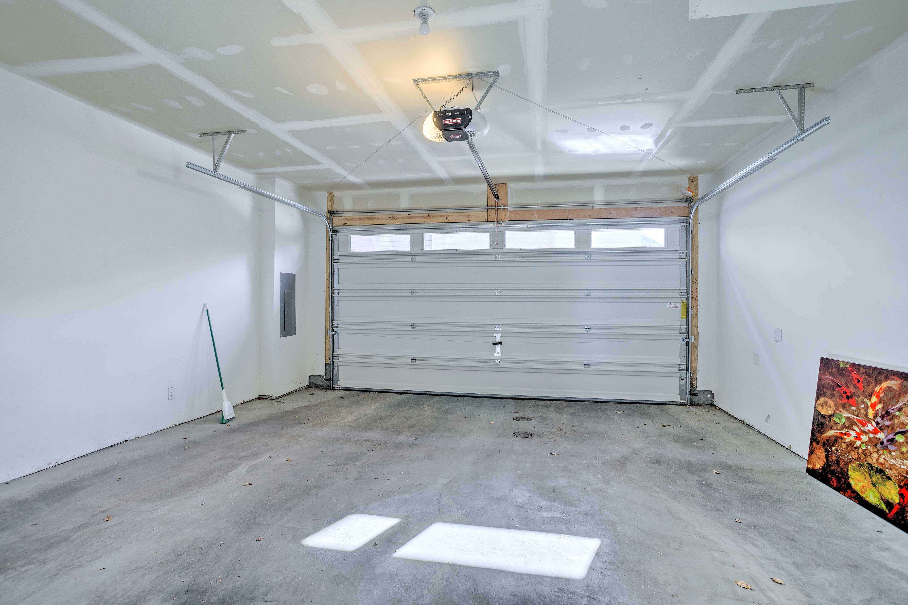 Parking | Garage (2 Vehicles)