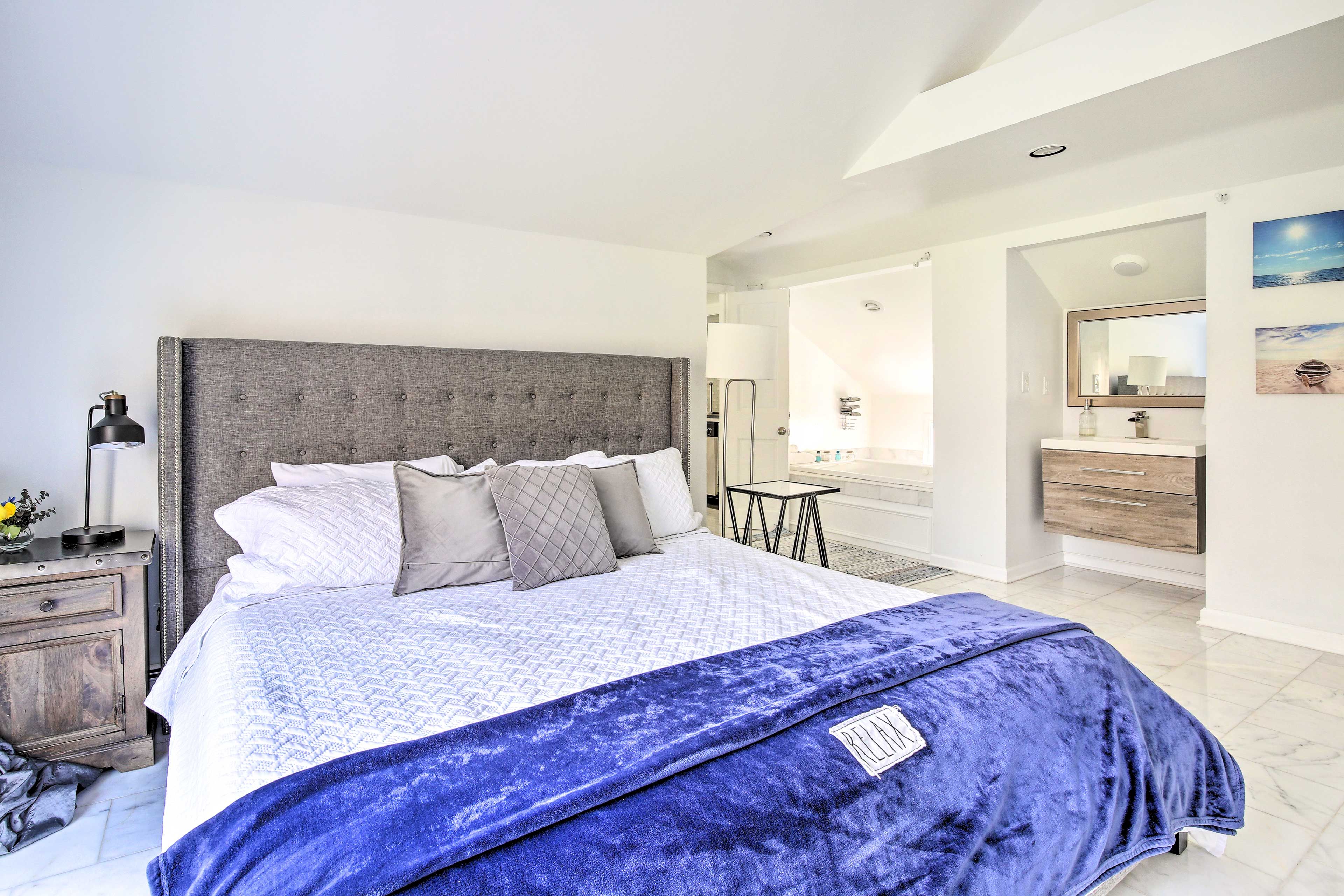 Bedroom 2 | Queen Bed | Sleeper Sofa