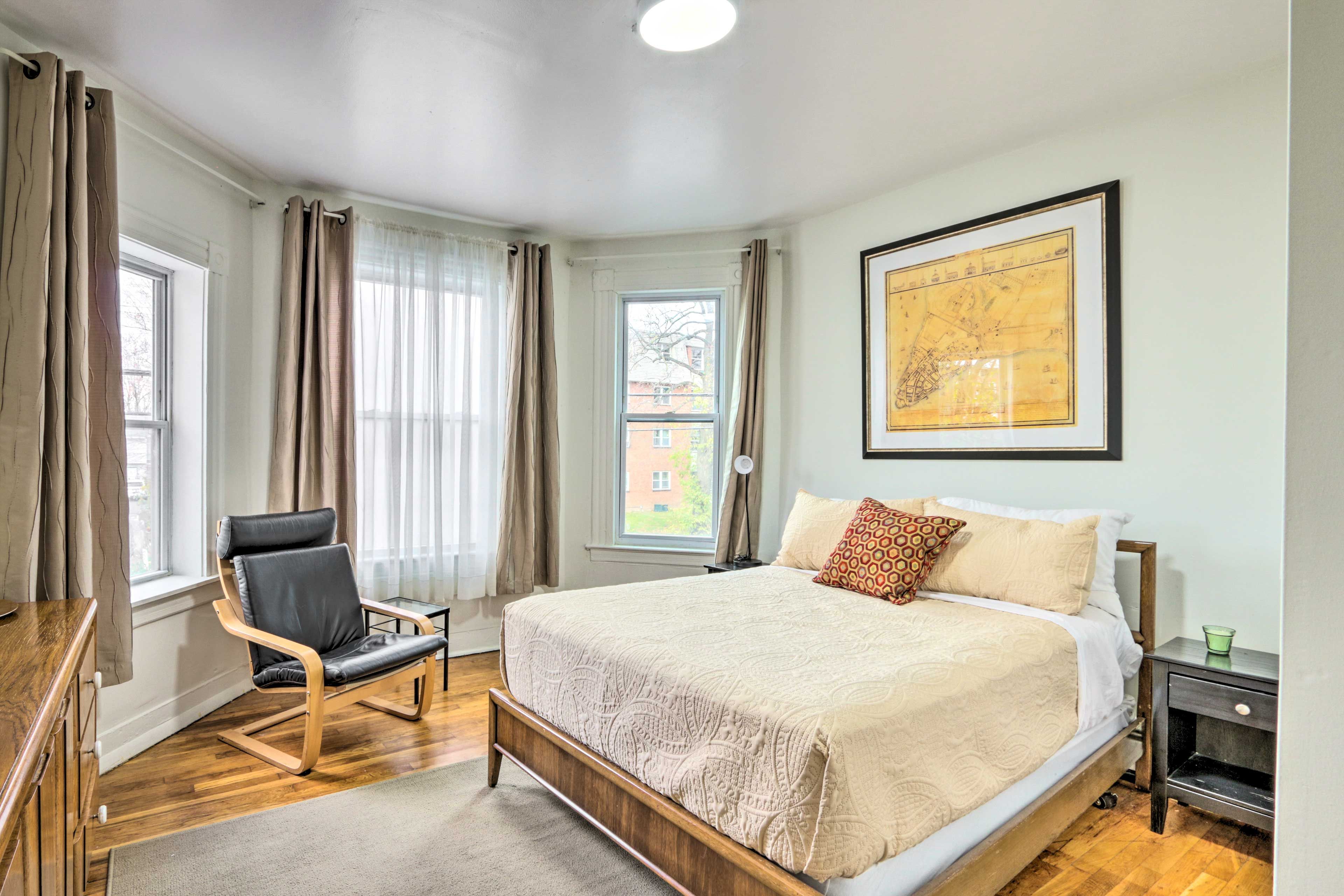 Bedroom 3 | Queen Bed