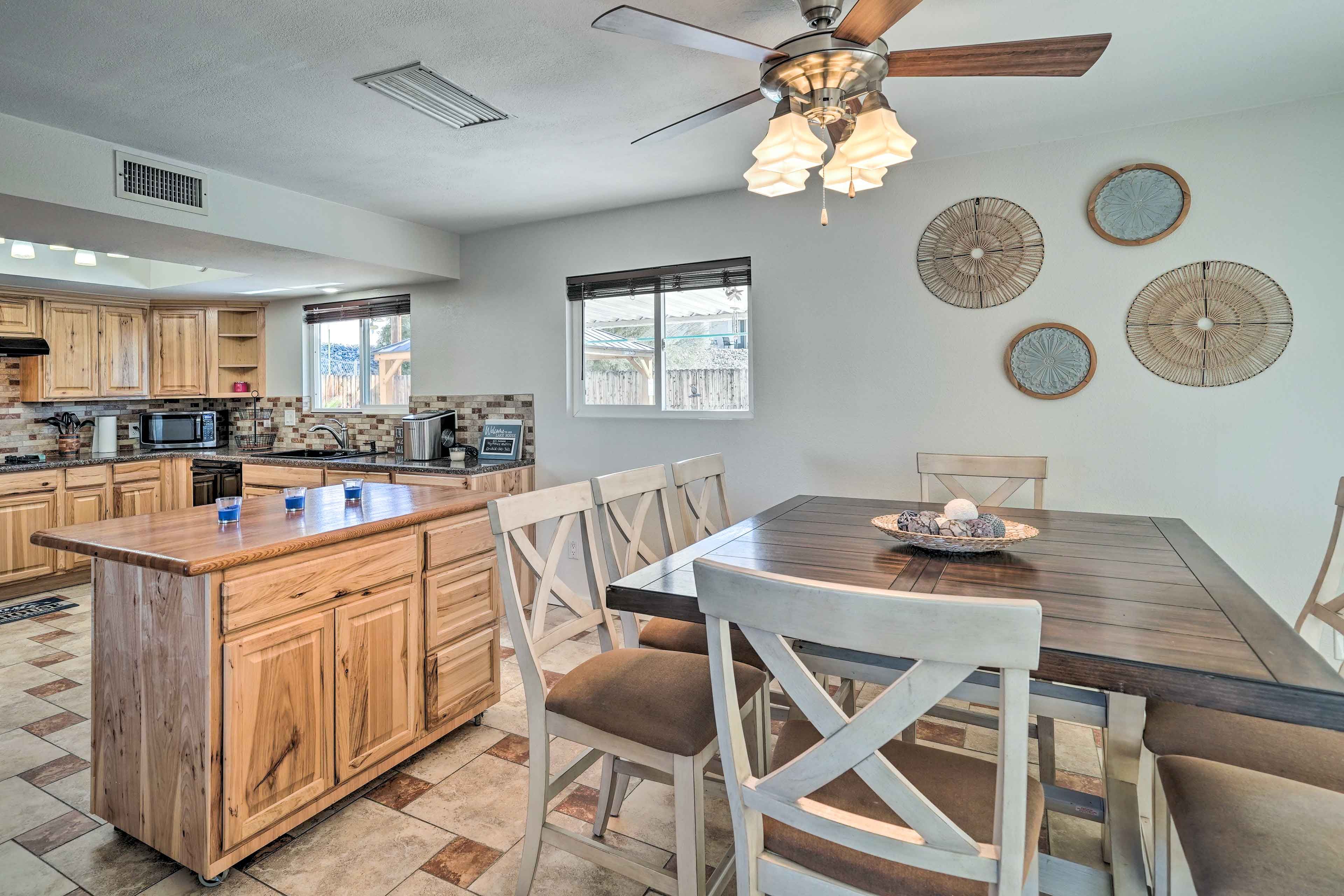 Kitchen/Dining Area