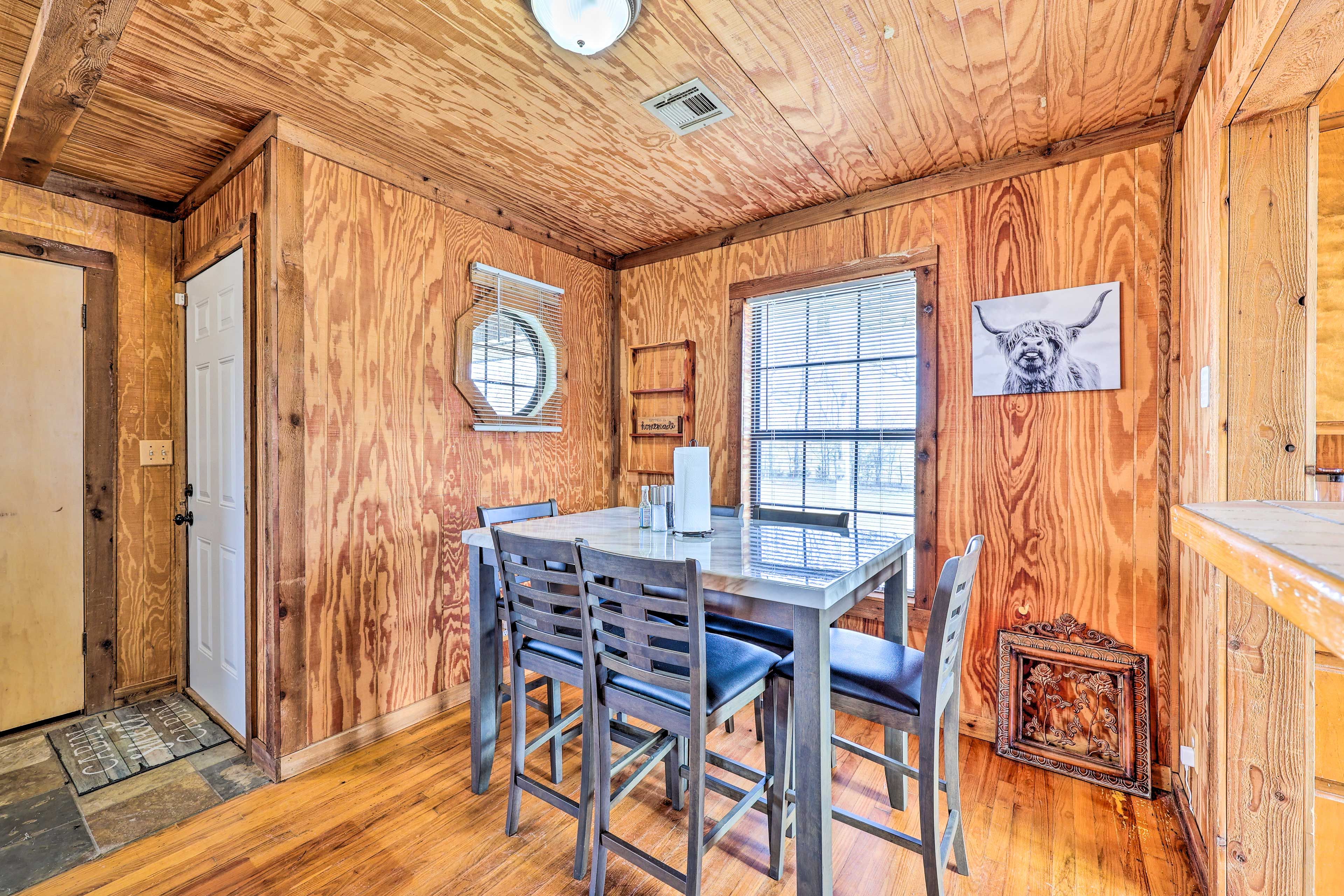 Dining Area | Dishware & Flatware