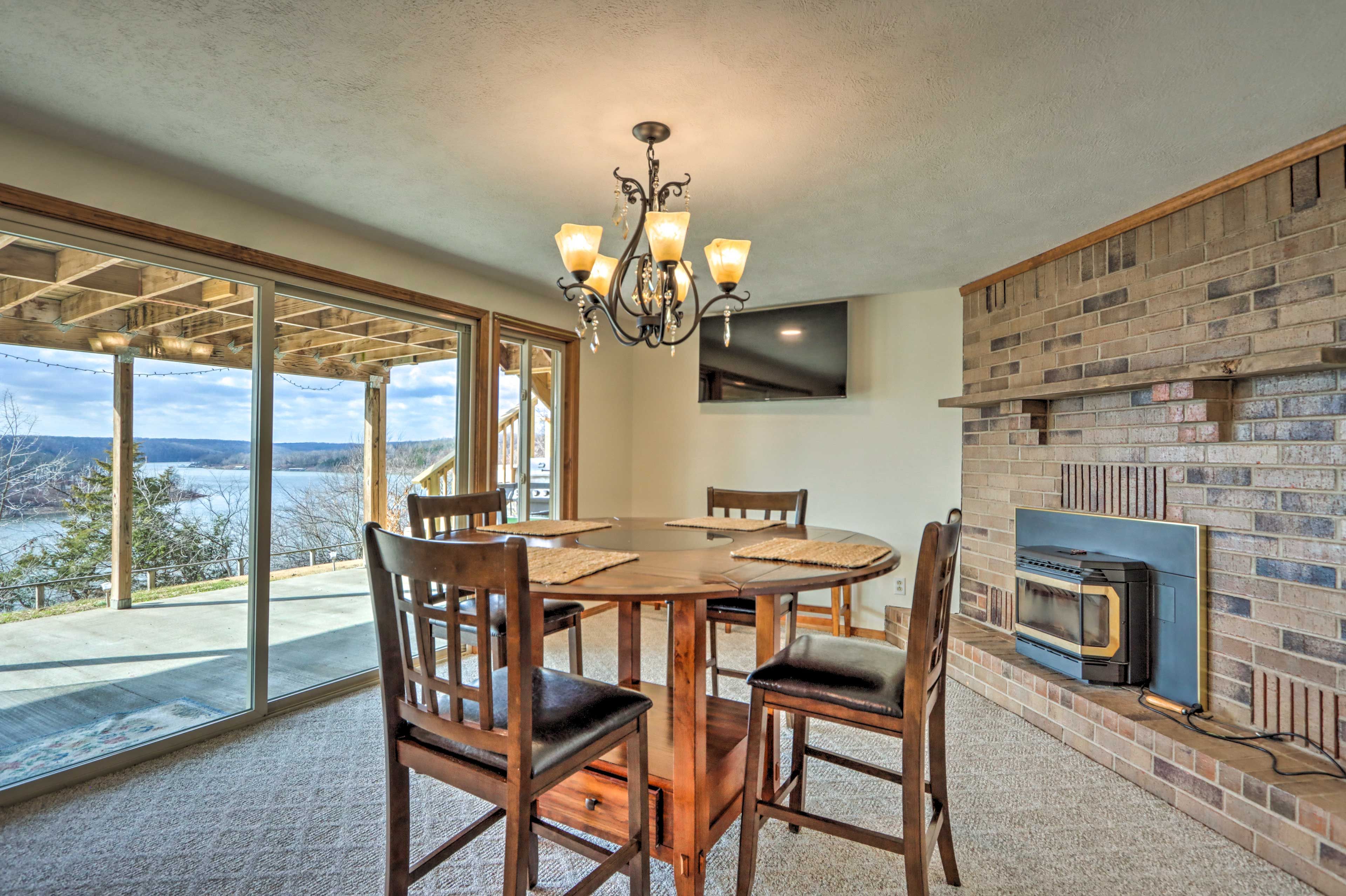 Dining Room | Fireplace