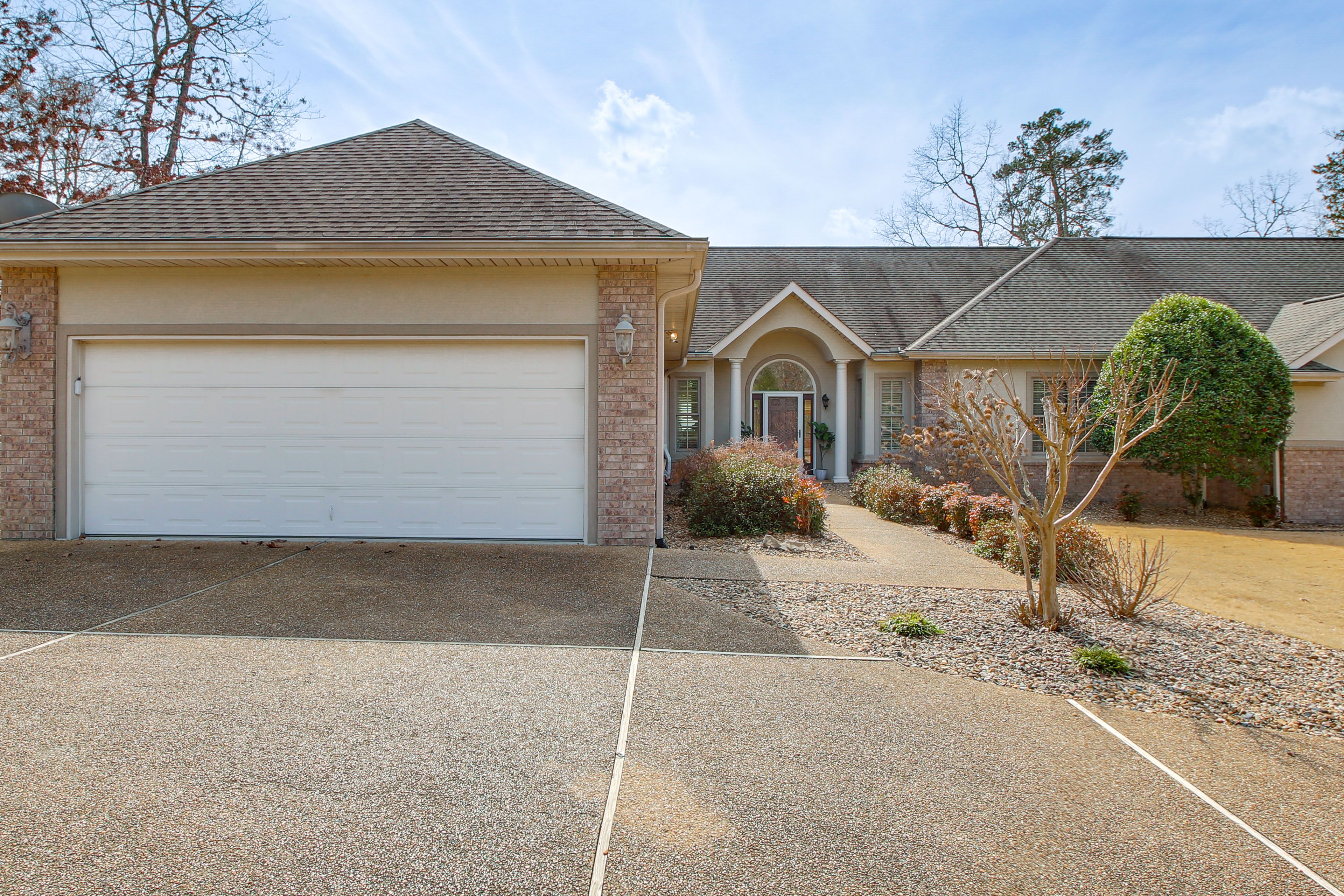 Parking | Garage (2 Vehicles) | Driveway (2 Vehicles) | Trailer Parking