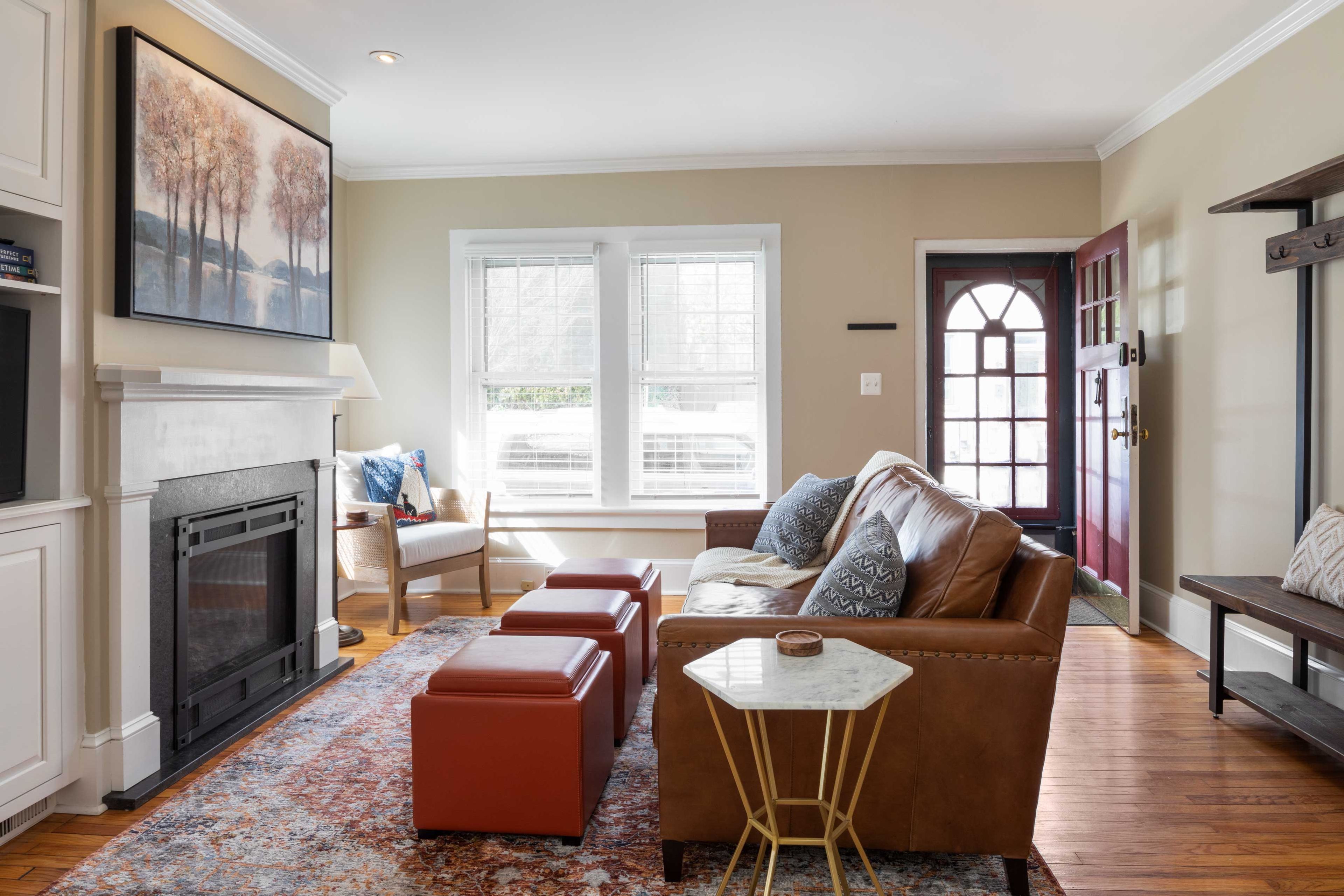 Living Area | Flat-Screen TV | Gas Fireplace