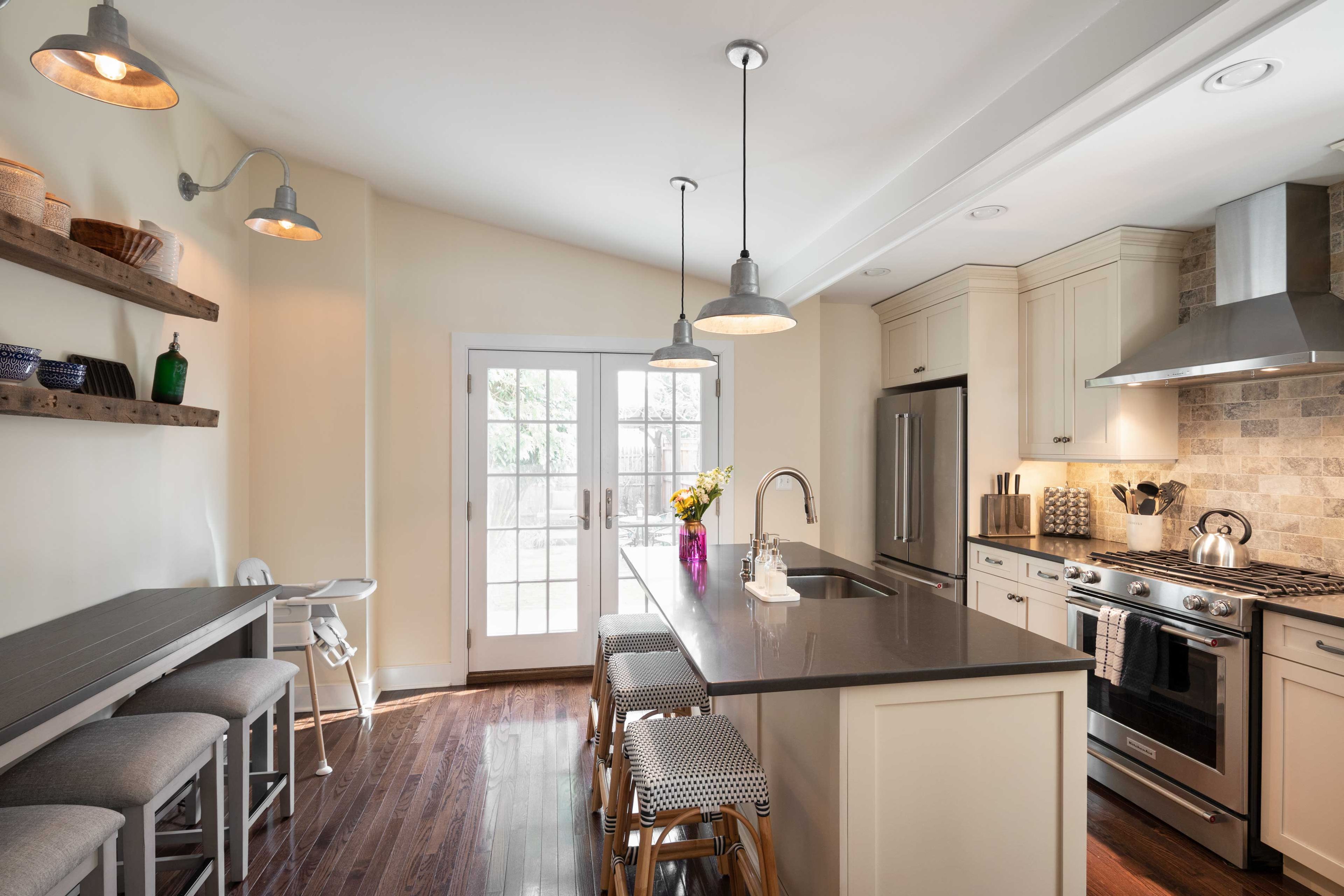 Kitchen | Cooking Basics | 2 Breakfast Bars | High Chair