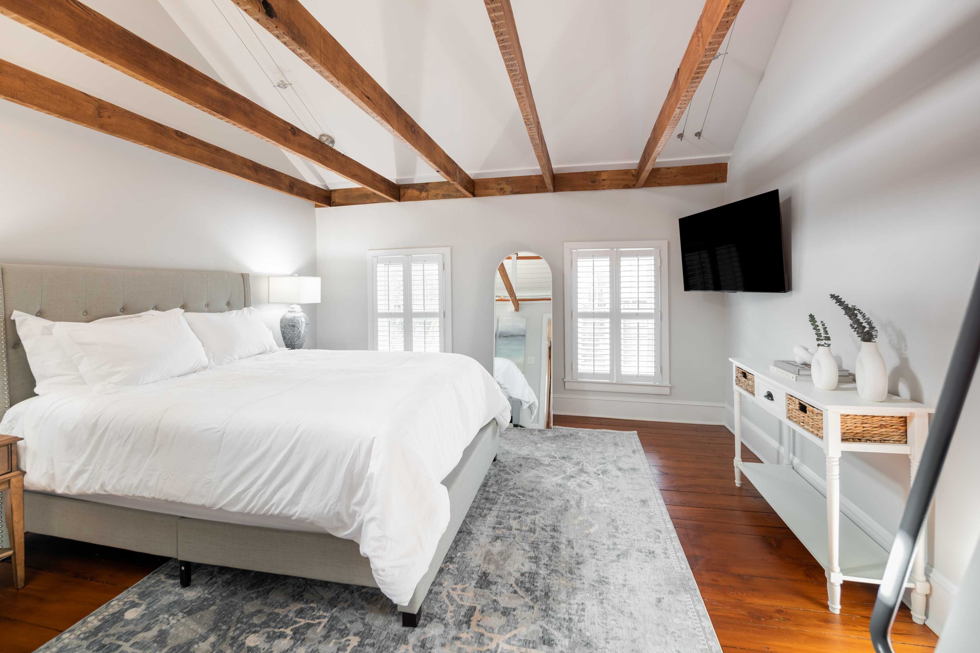 Bedroom 1 | Queen Bed | Flat-Screen TV | Furnished Loft | 3rd Floor