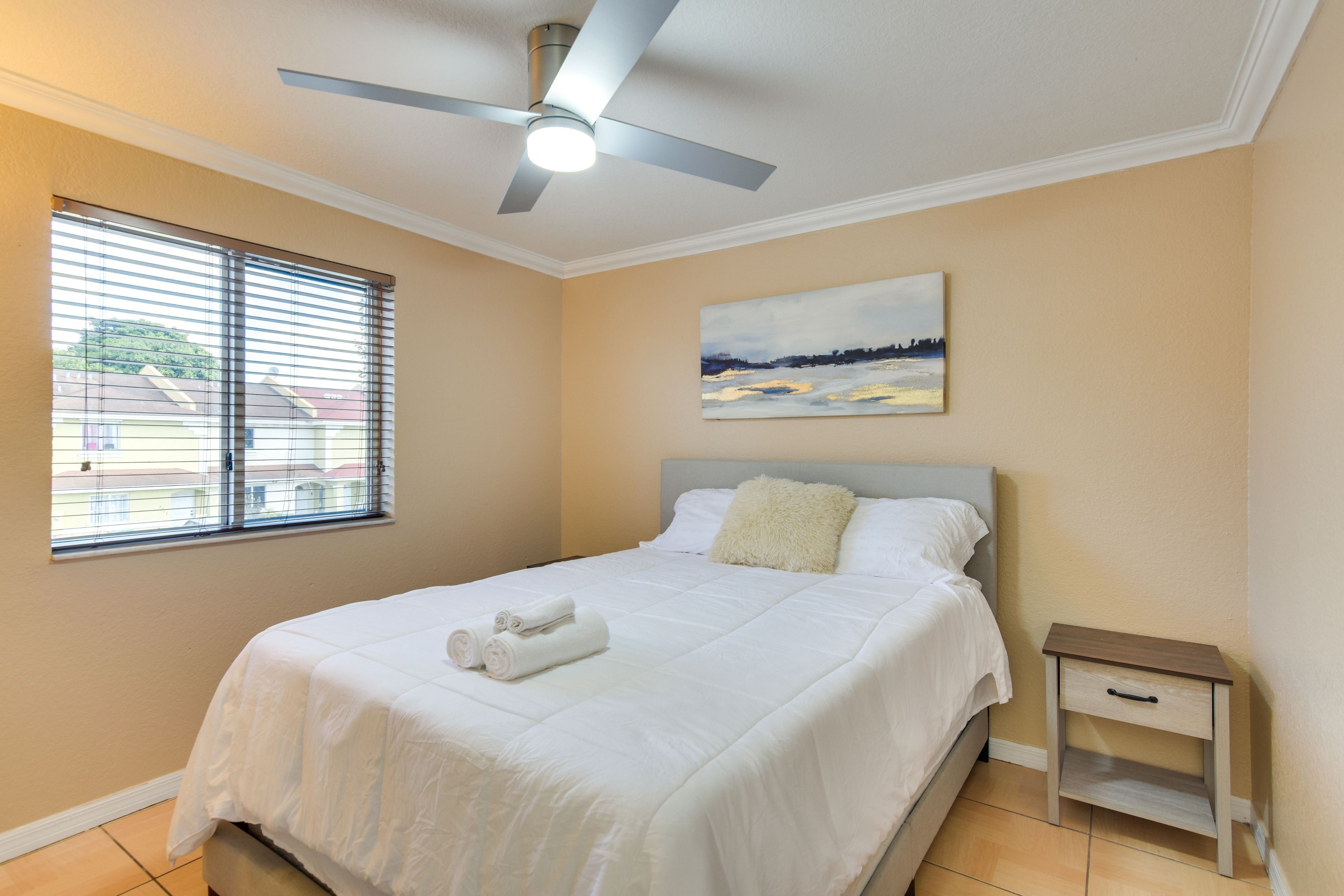 Bedroom 1 | 1st Floor | Queen Bed | Smart TV | Linens Provided
