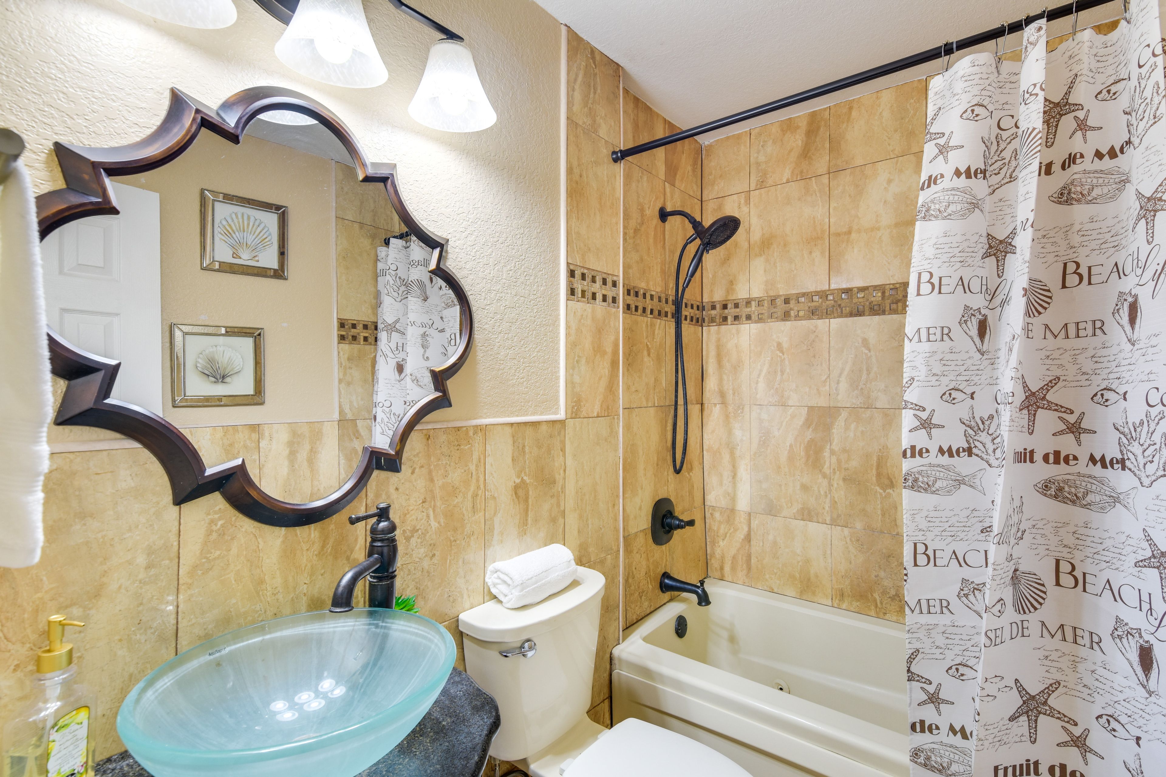 En-Suite Bathroom | Access via Bedroom 2 | Towels Provided