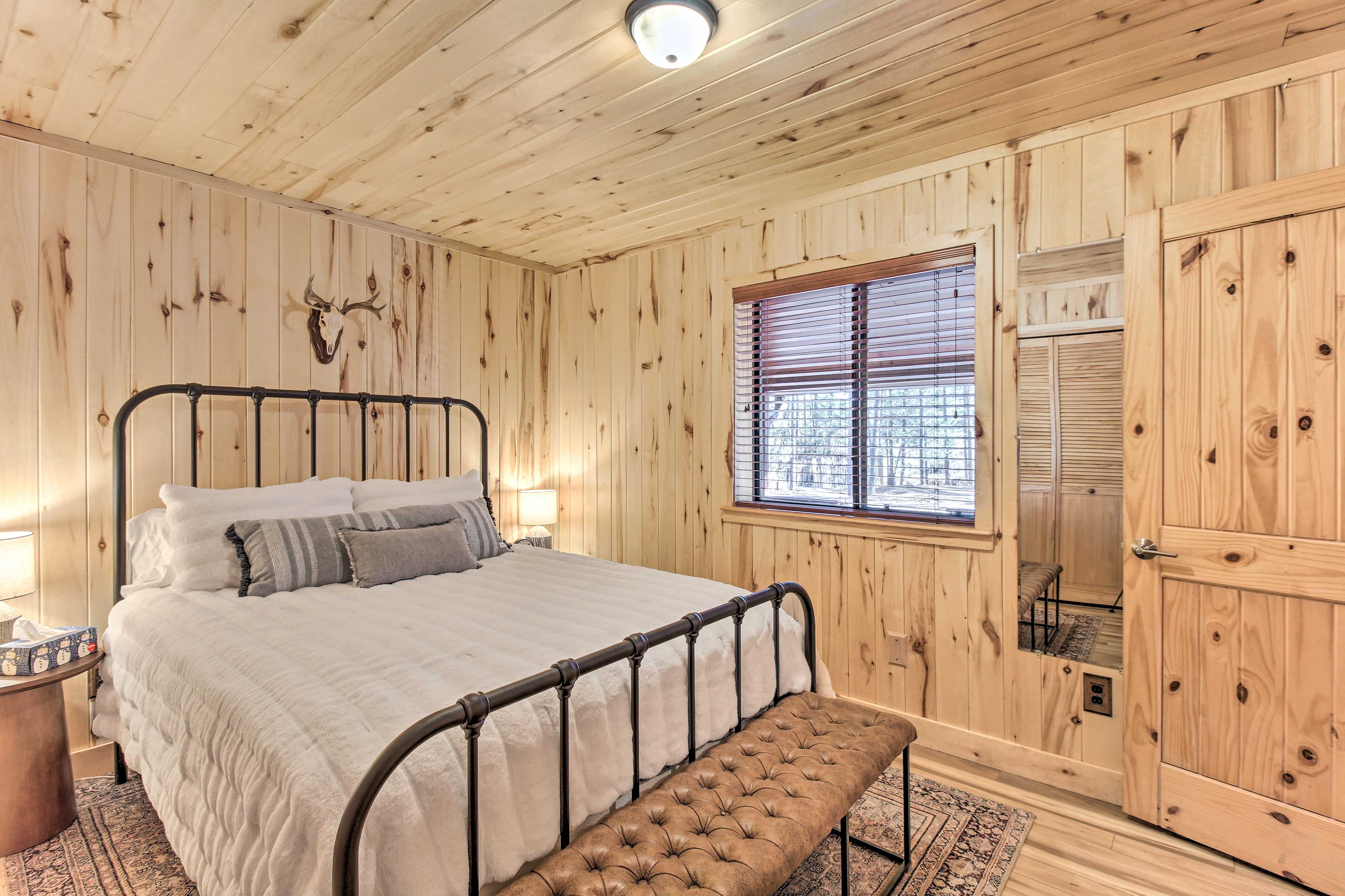 Bedroom 1 | 1st Floor | King Bed | Linens Provided