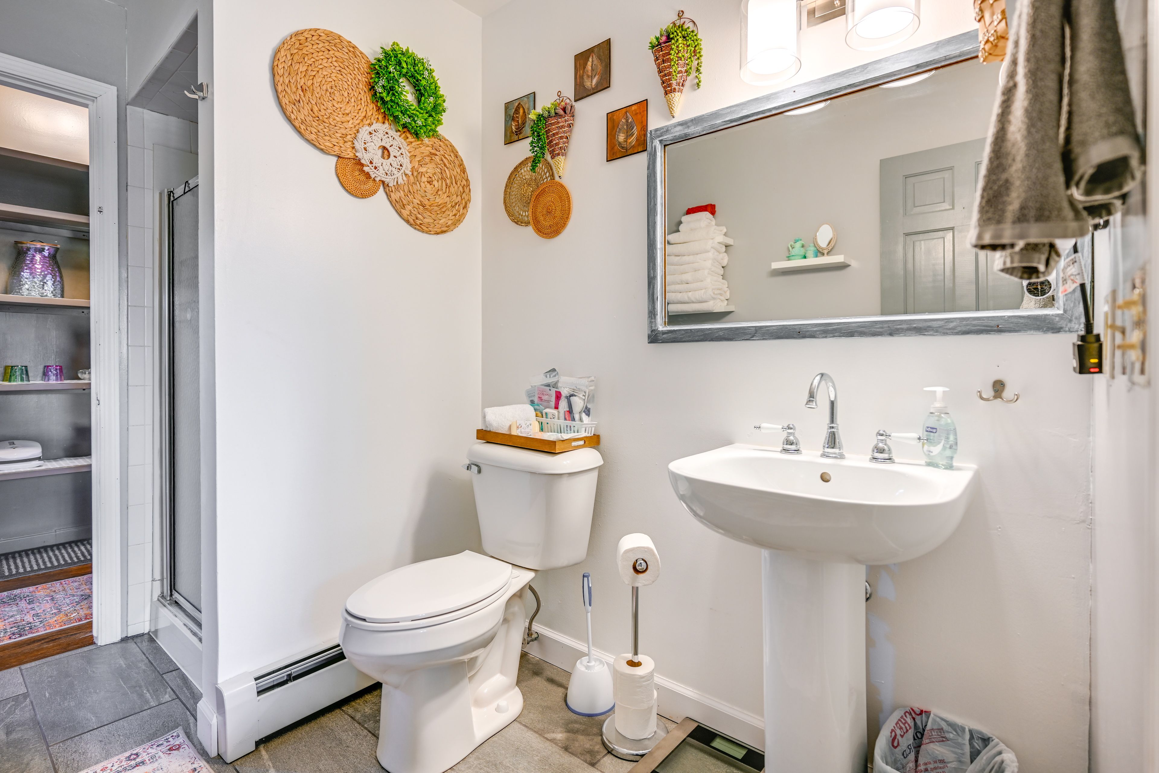 Full Bathroom | Shower | Complimentary Toiletries