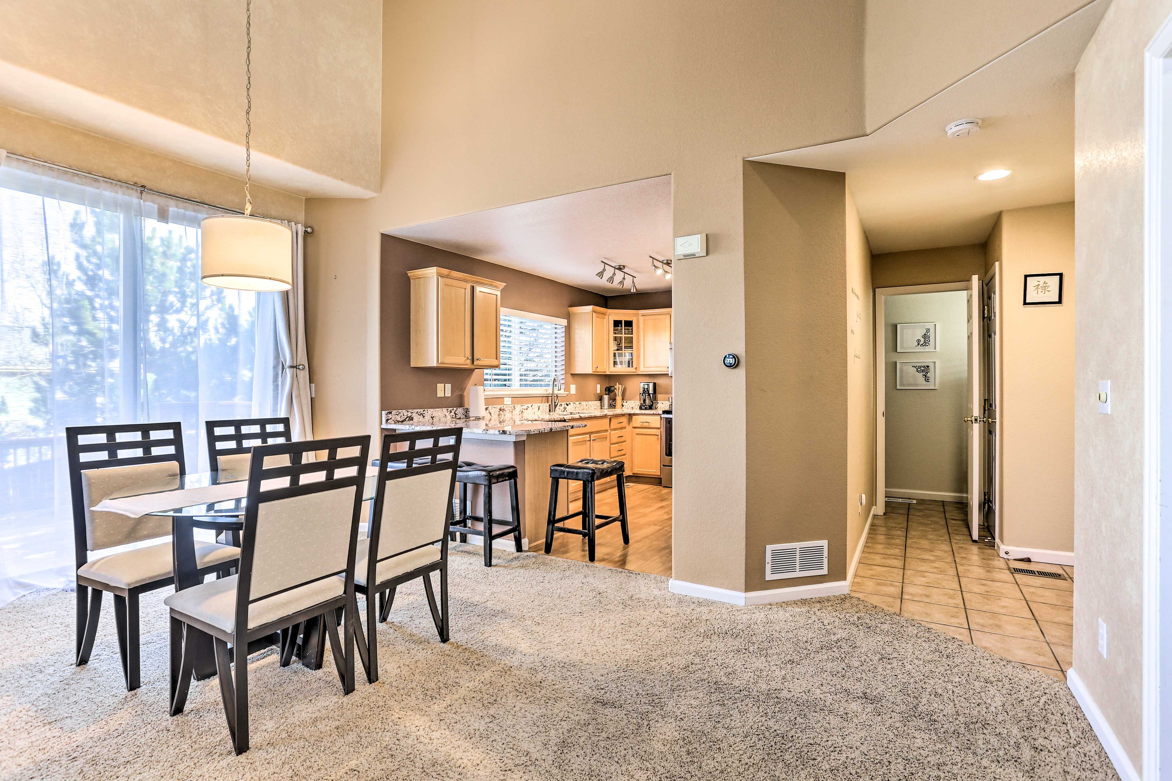 Dining Room | Dishware/Flatware Provided