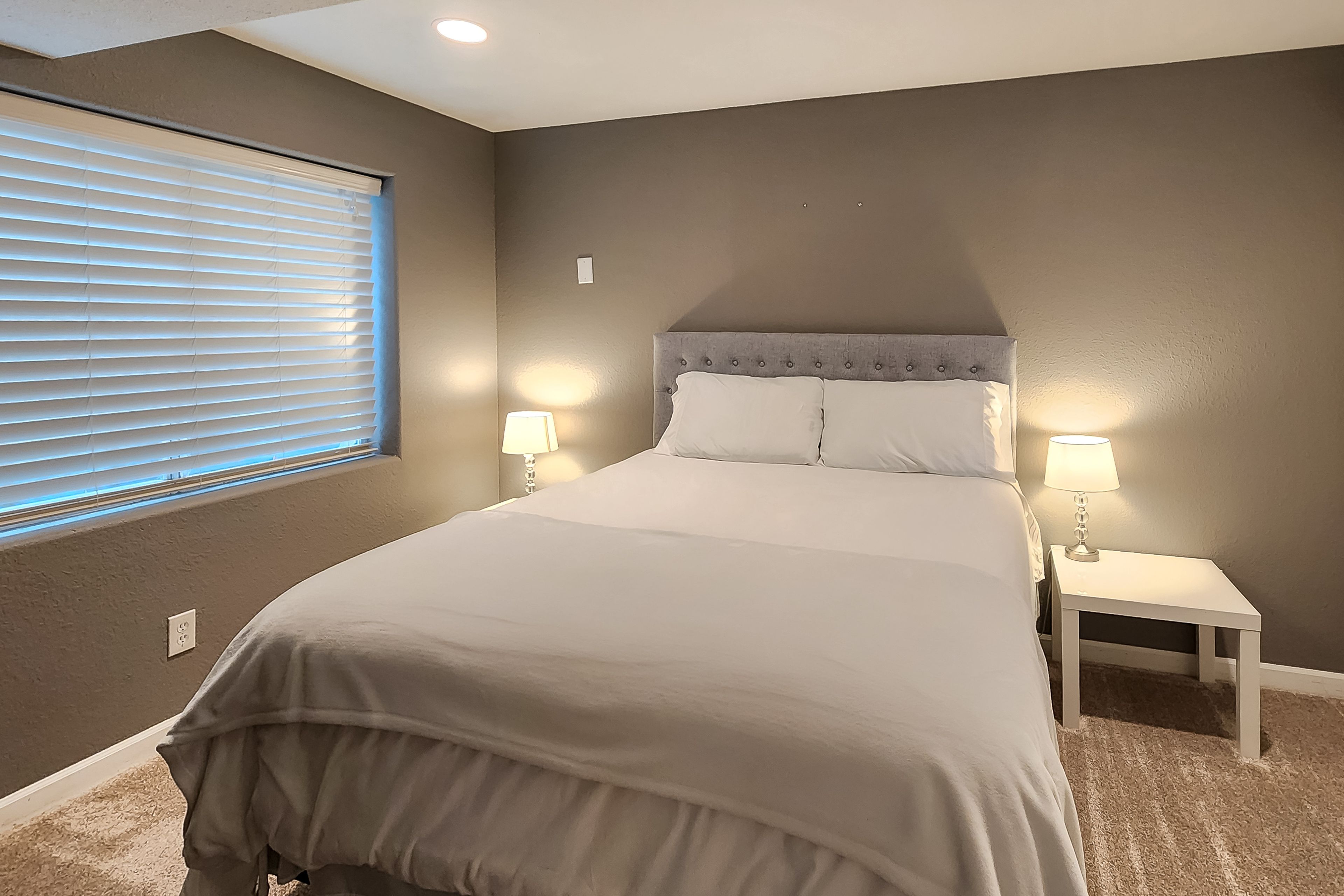 Bedroom 4 | Queen Bed