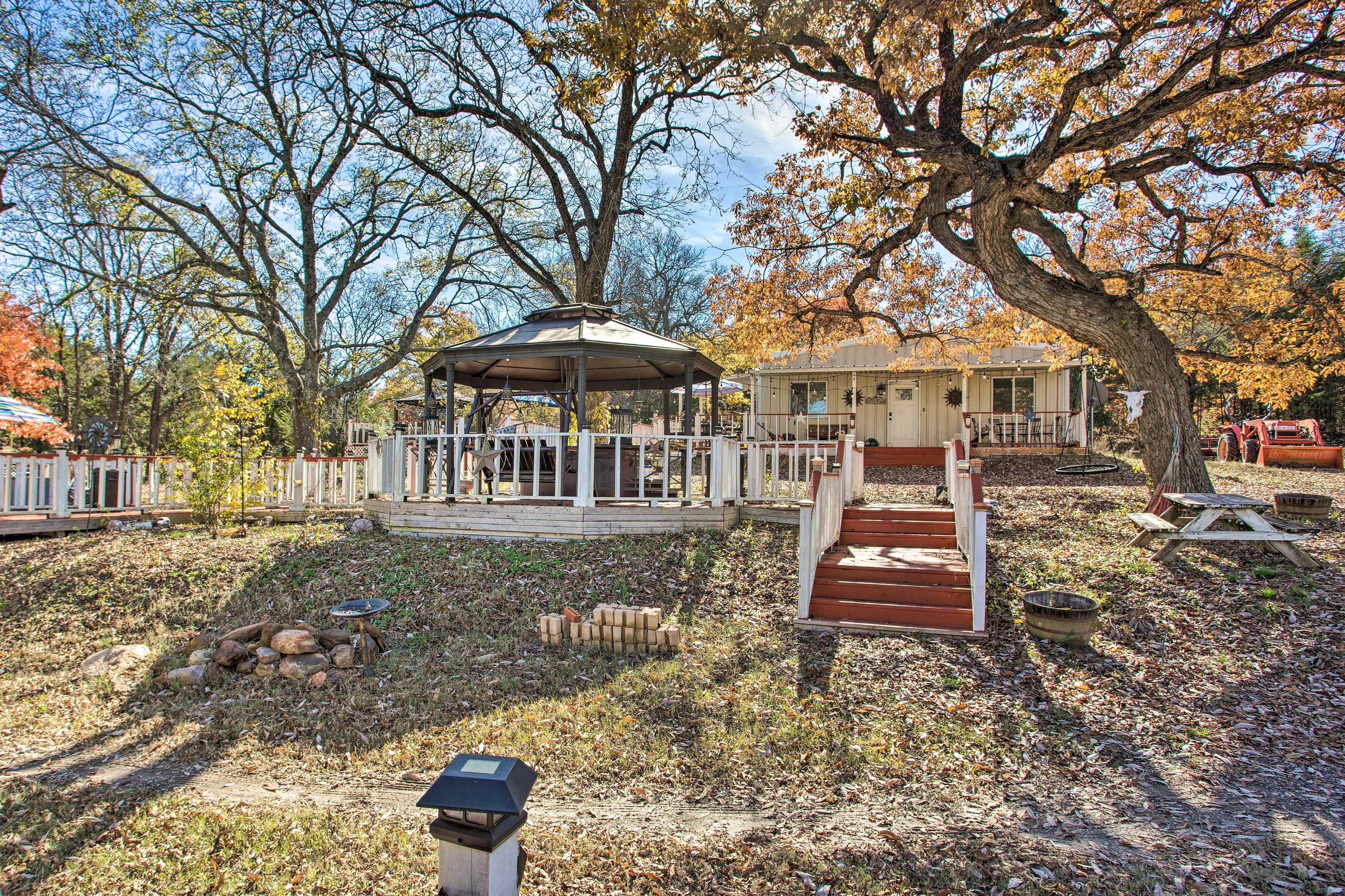 Back Exterior | Wildlife On-Site | Hiking Trail Access On-Site