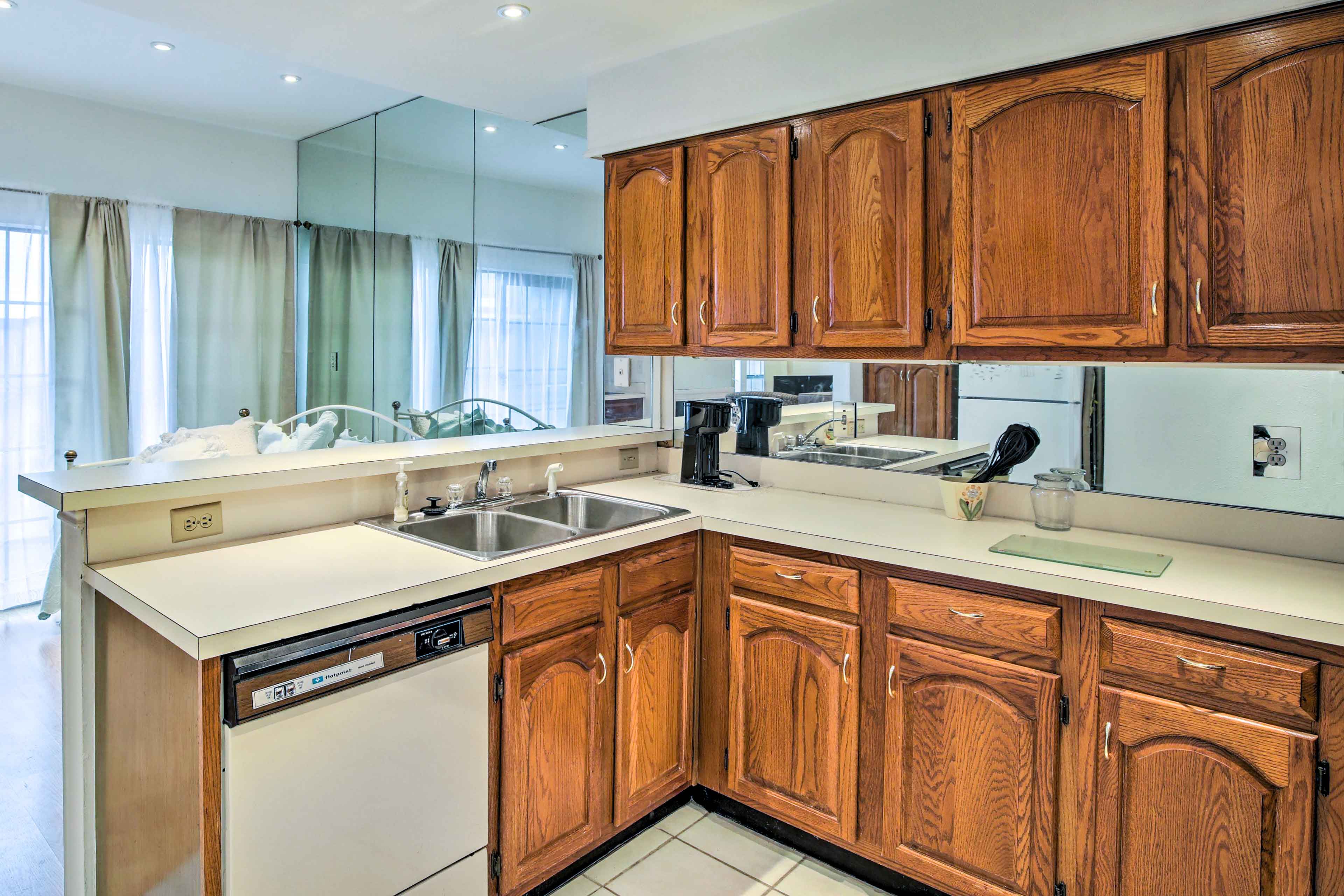 Kitchen | Dishware & Flatware | Washer & Dryer